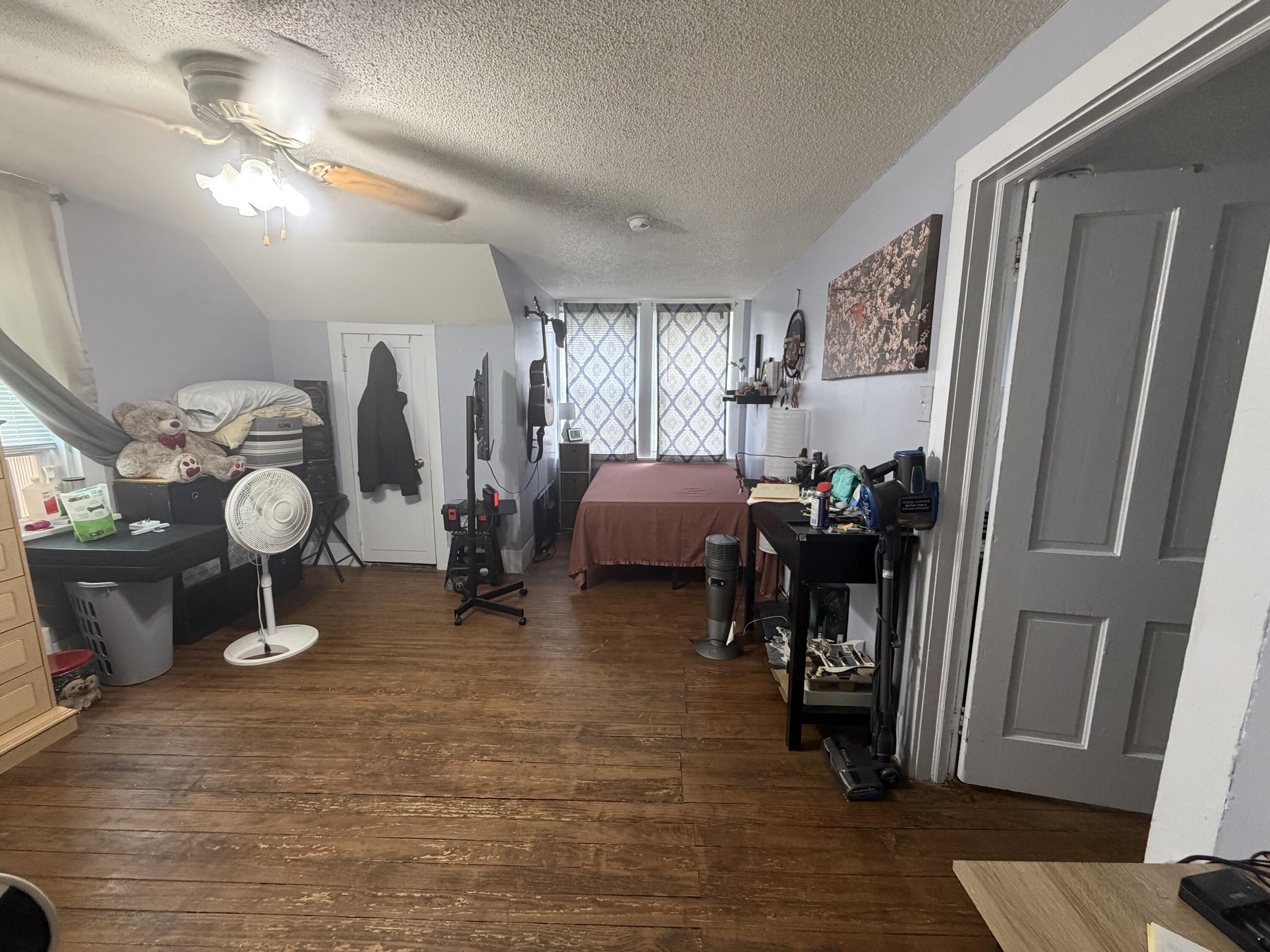 411 E Atchison St Property Photo 13