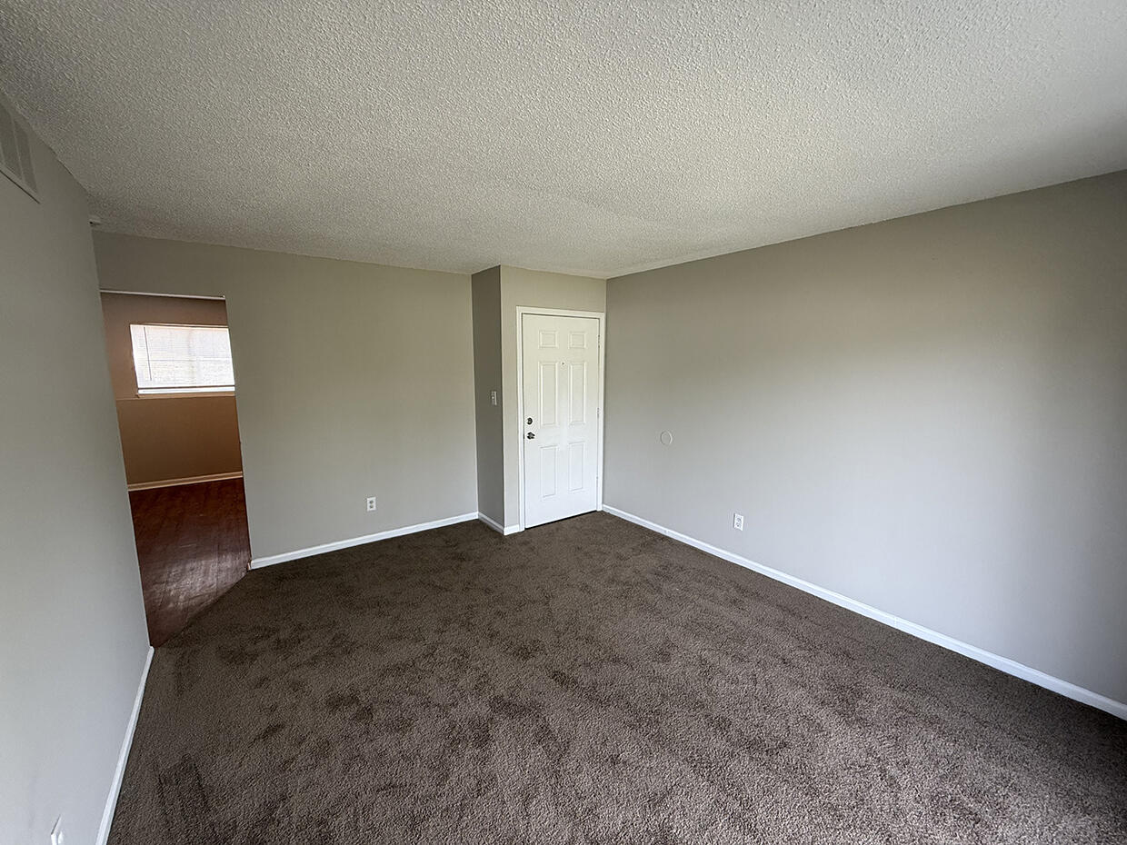 7221 N Moberly Dr D Property Photo 3