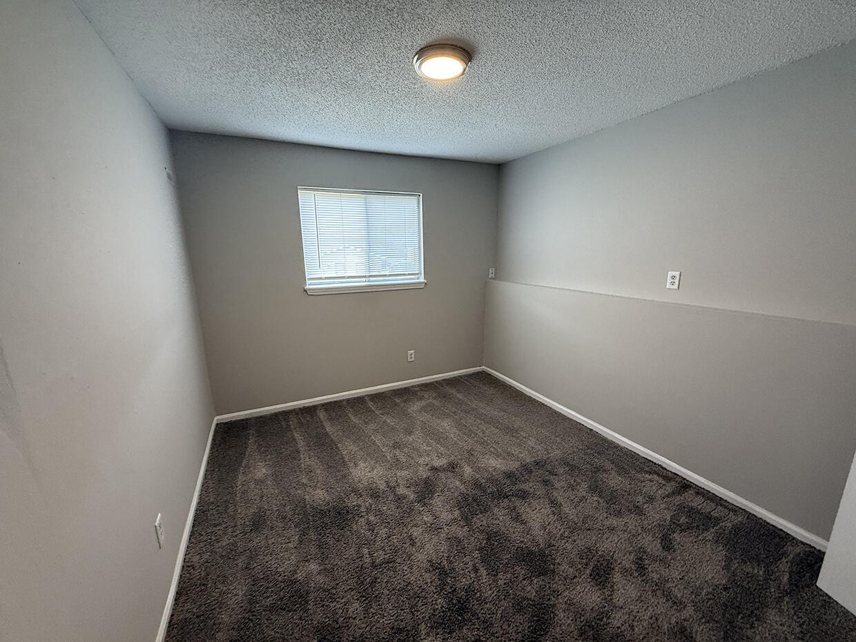 7221 N Moberly Dr D Property Photo 7