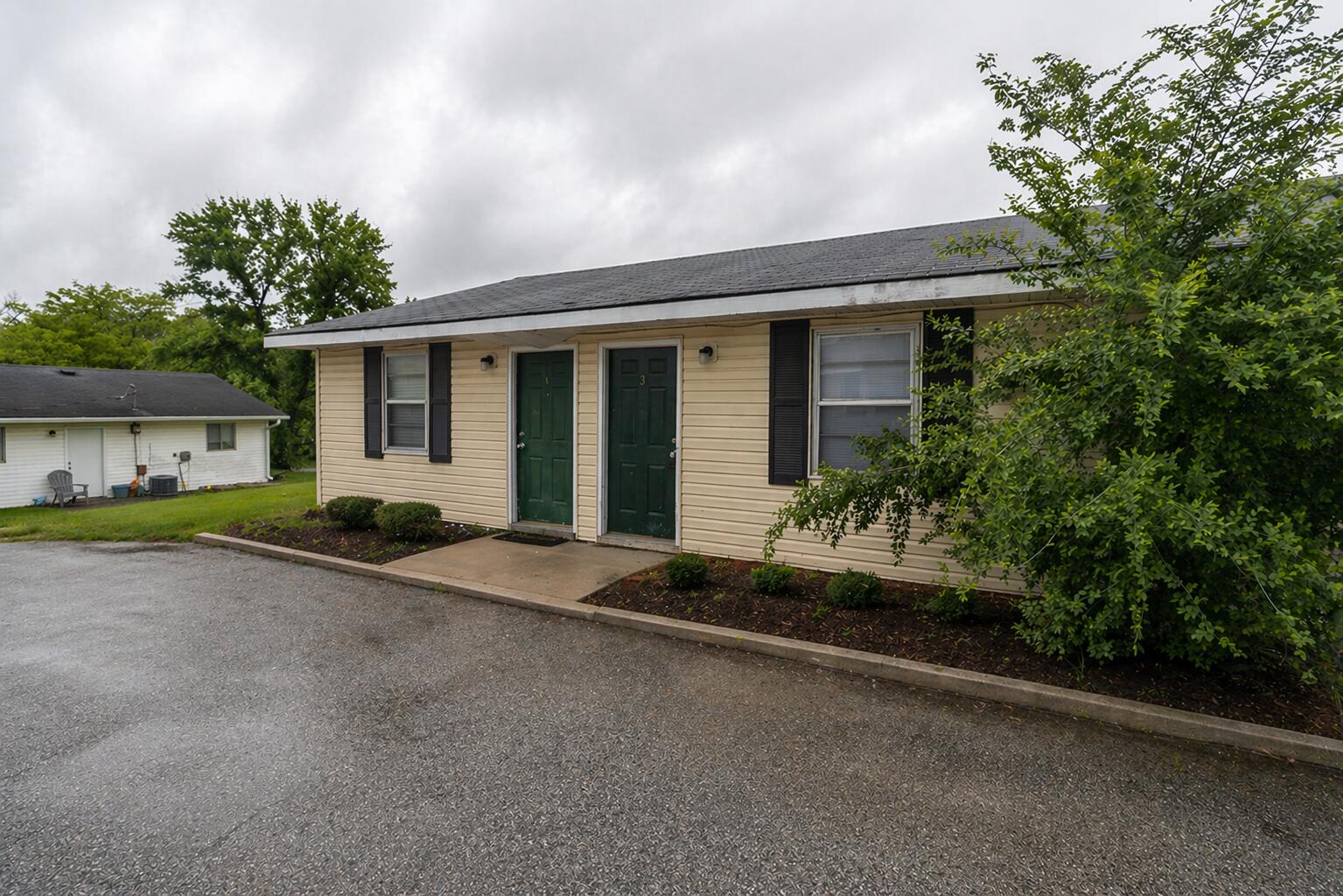 710 W CUNNINGHAM DR 1 Property Photo 1