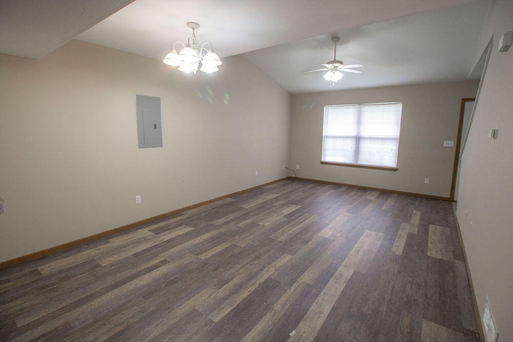 1503 Greensboro Dr Property Photo 5