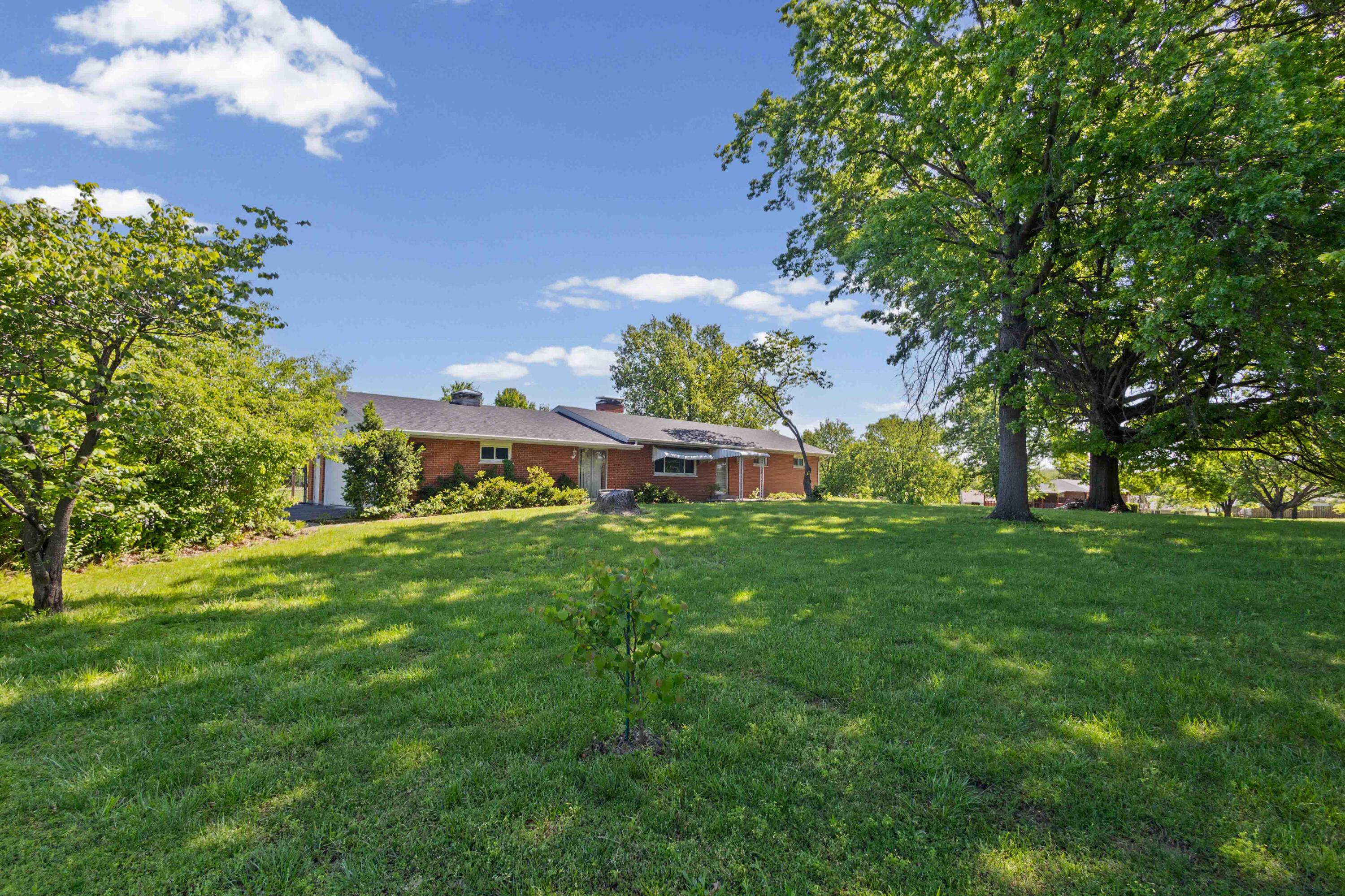 2901 Northland Dr Property Photo 2