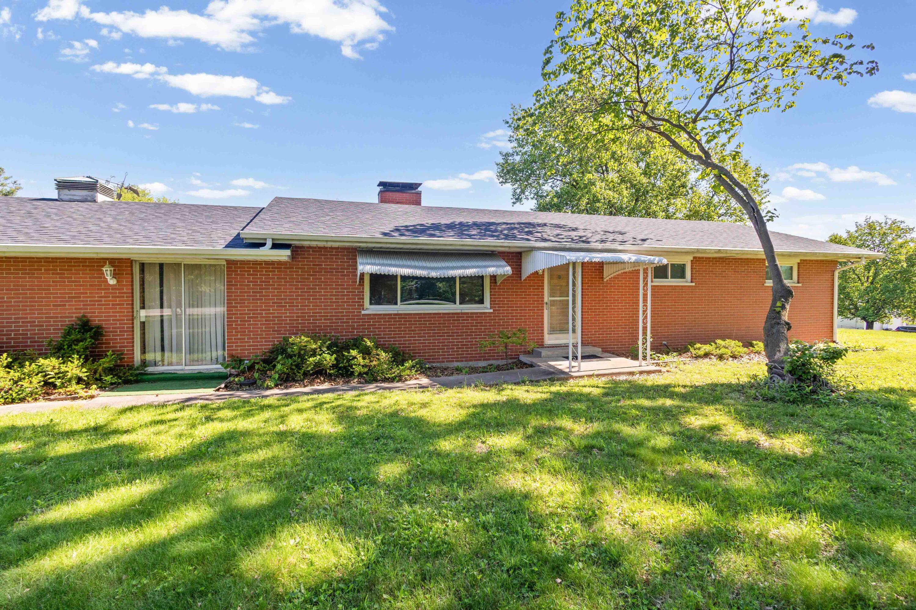 2901 Northland Dr Property Photo 4