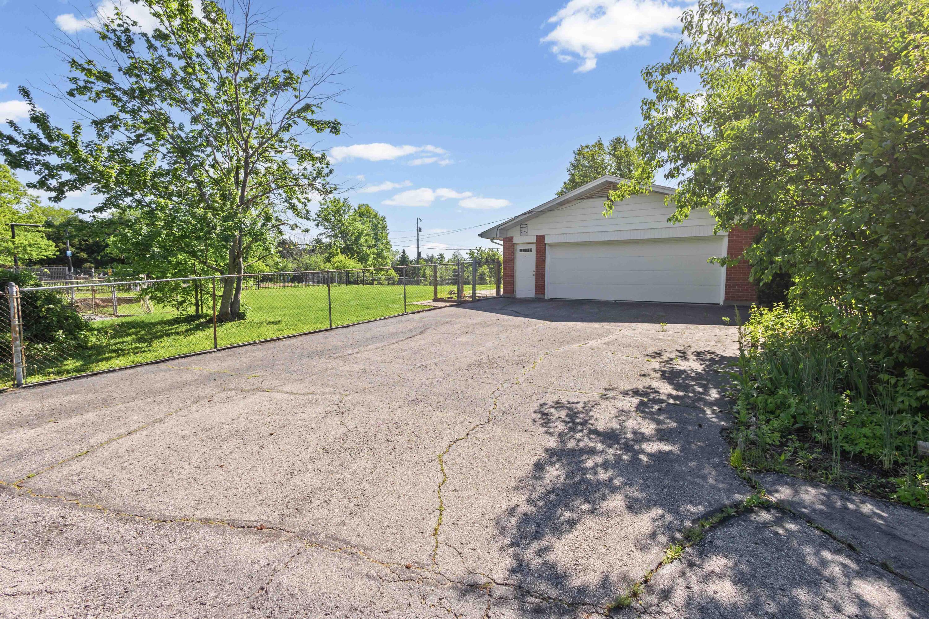 2901 Northland Dr Property Photo 5