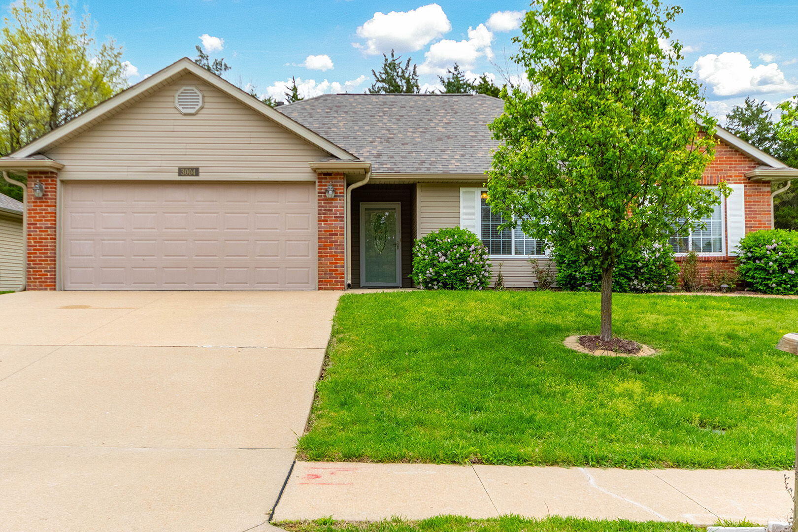 3004 Woods Crossing Dr Property Photo 1