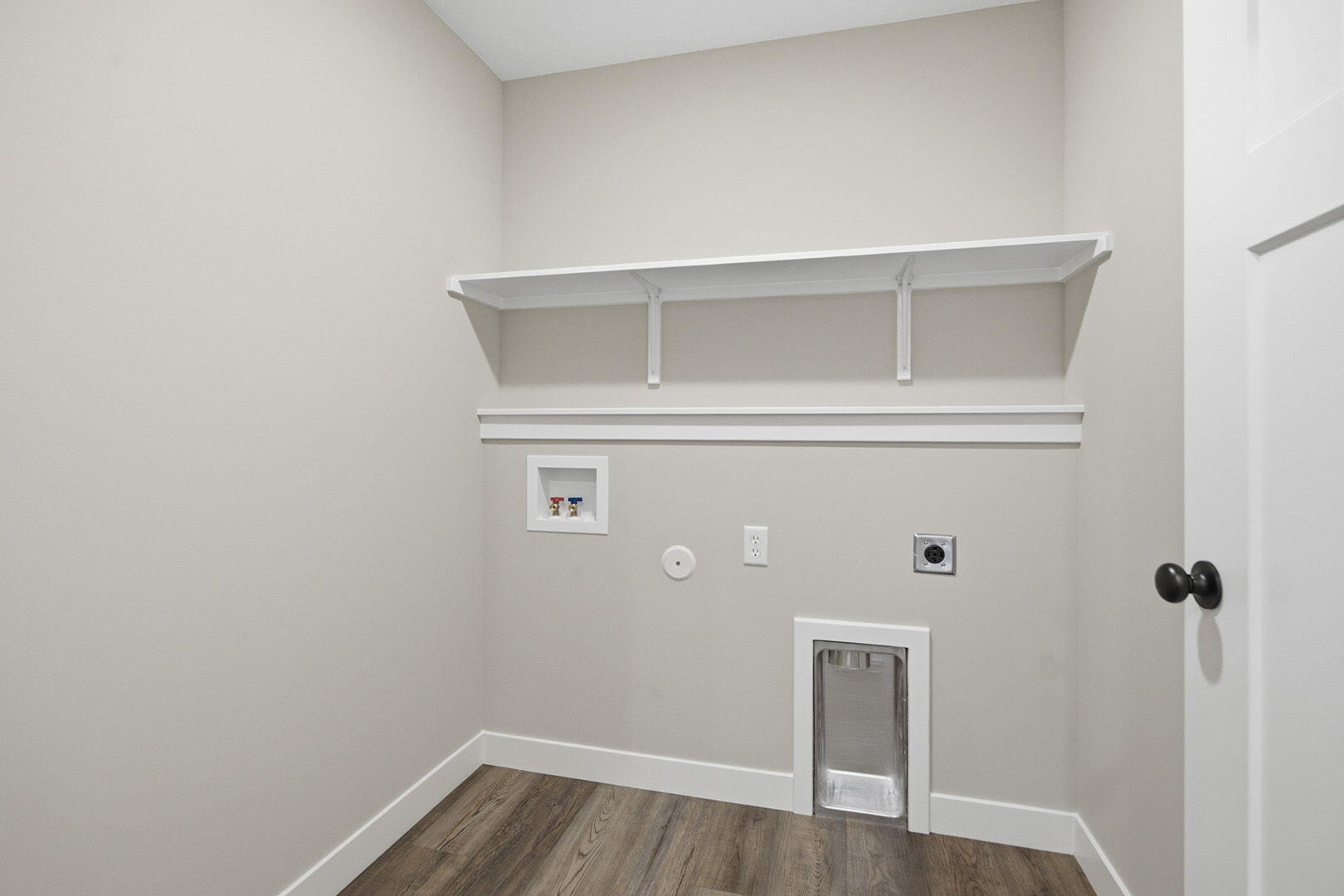 701 N Neo St Property Photo 21
