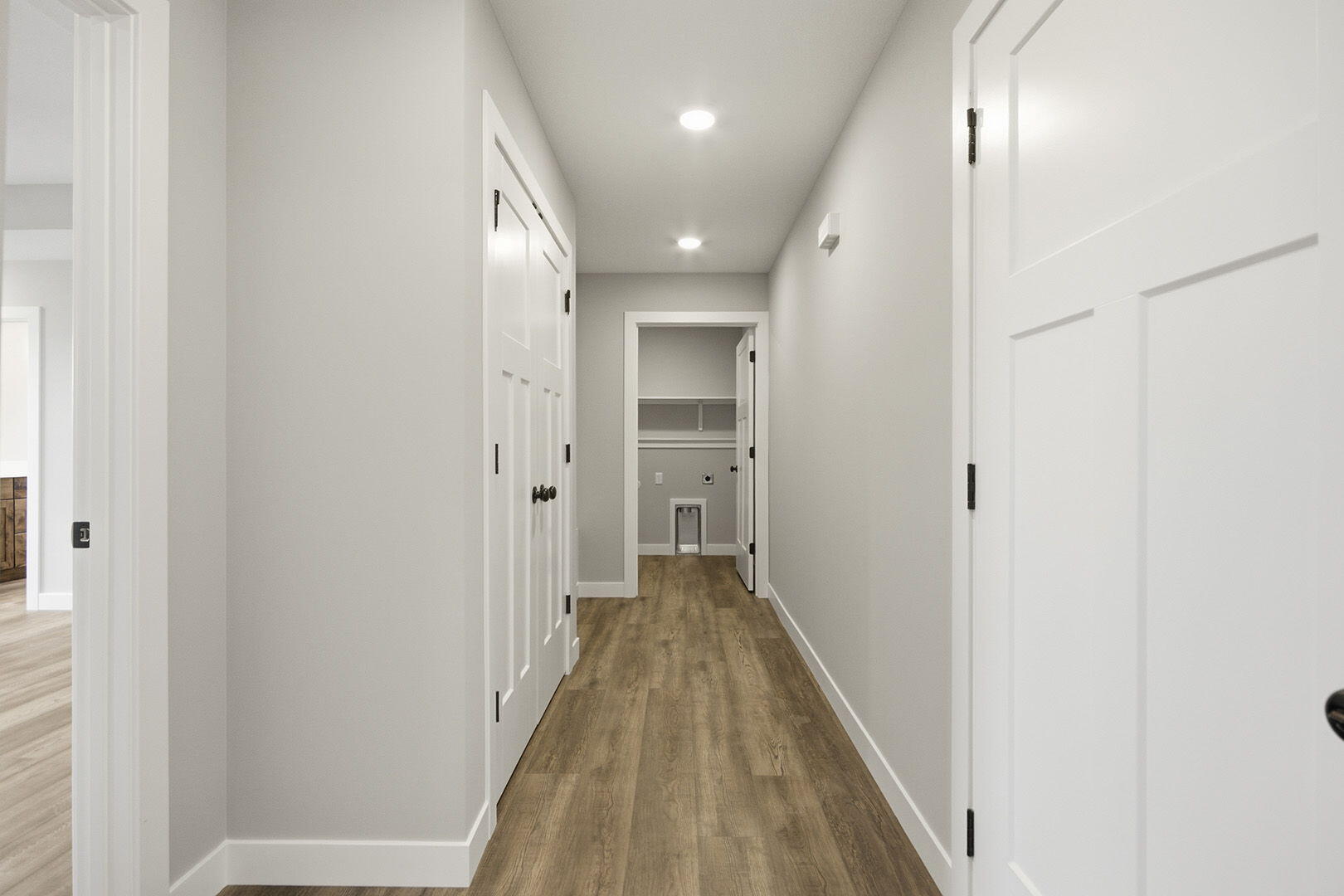 701 N Neo St Property Photo 22