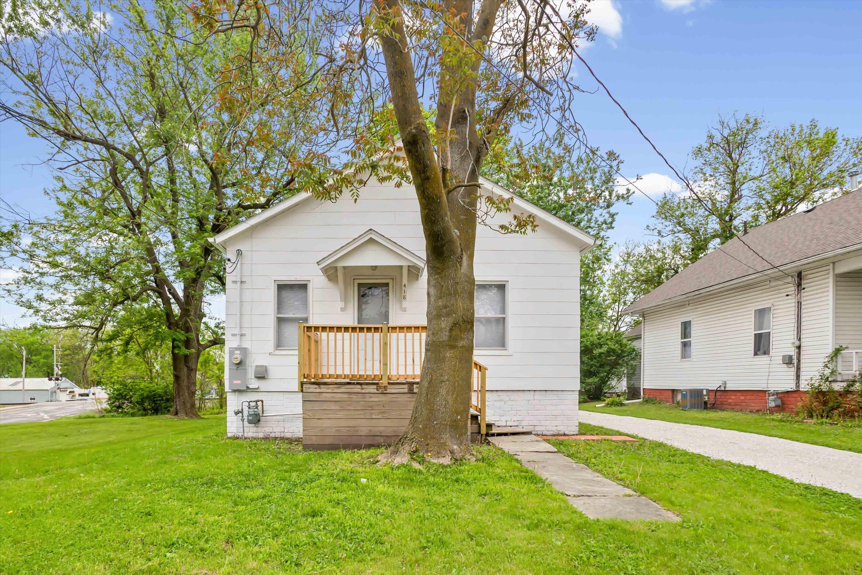 418 Roberts St Property Photo 2