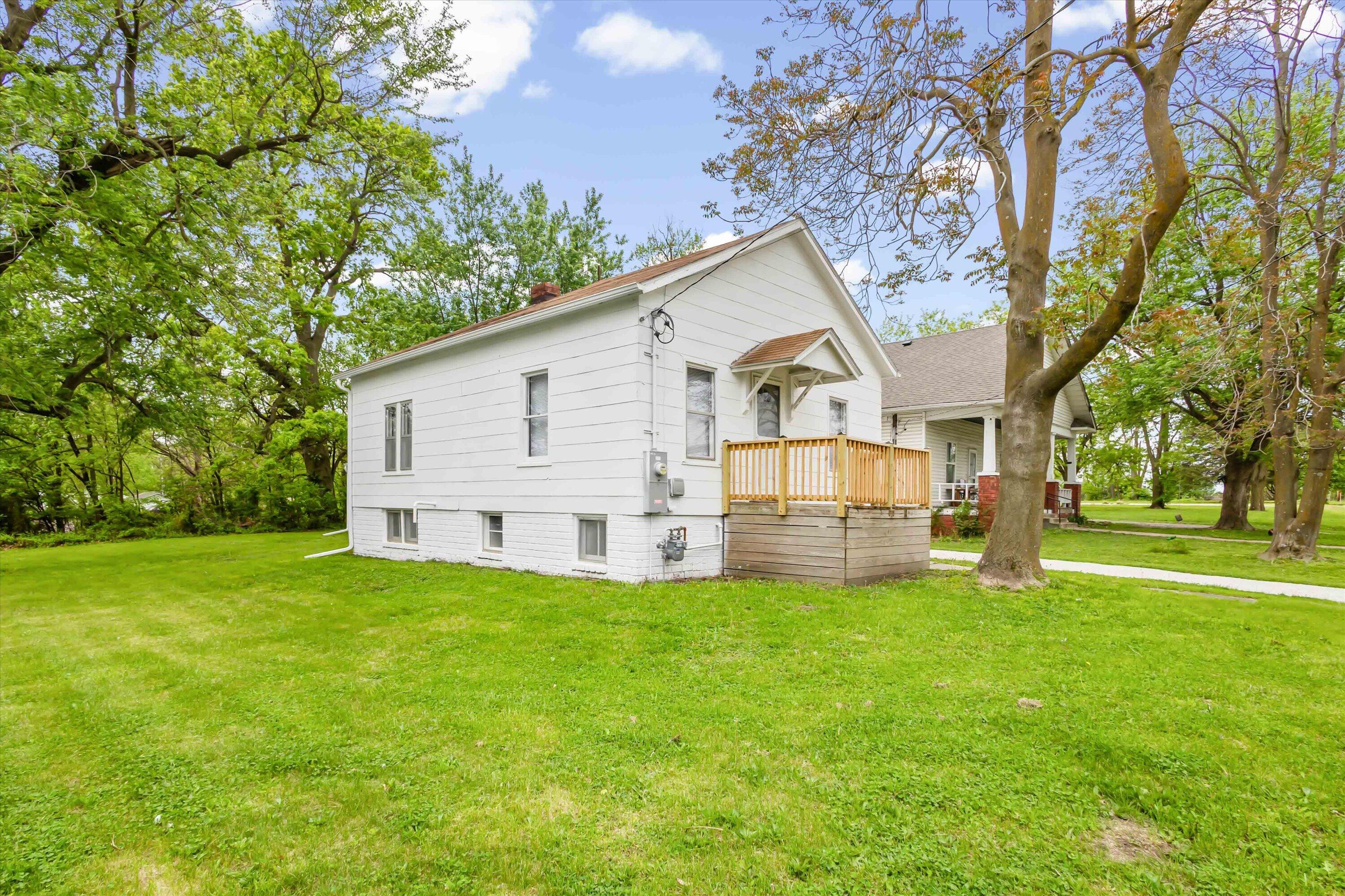 418 Roberts St Property Photo 3