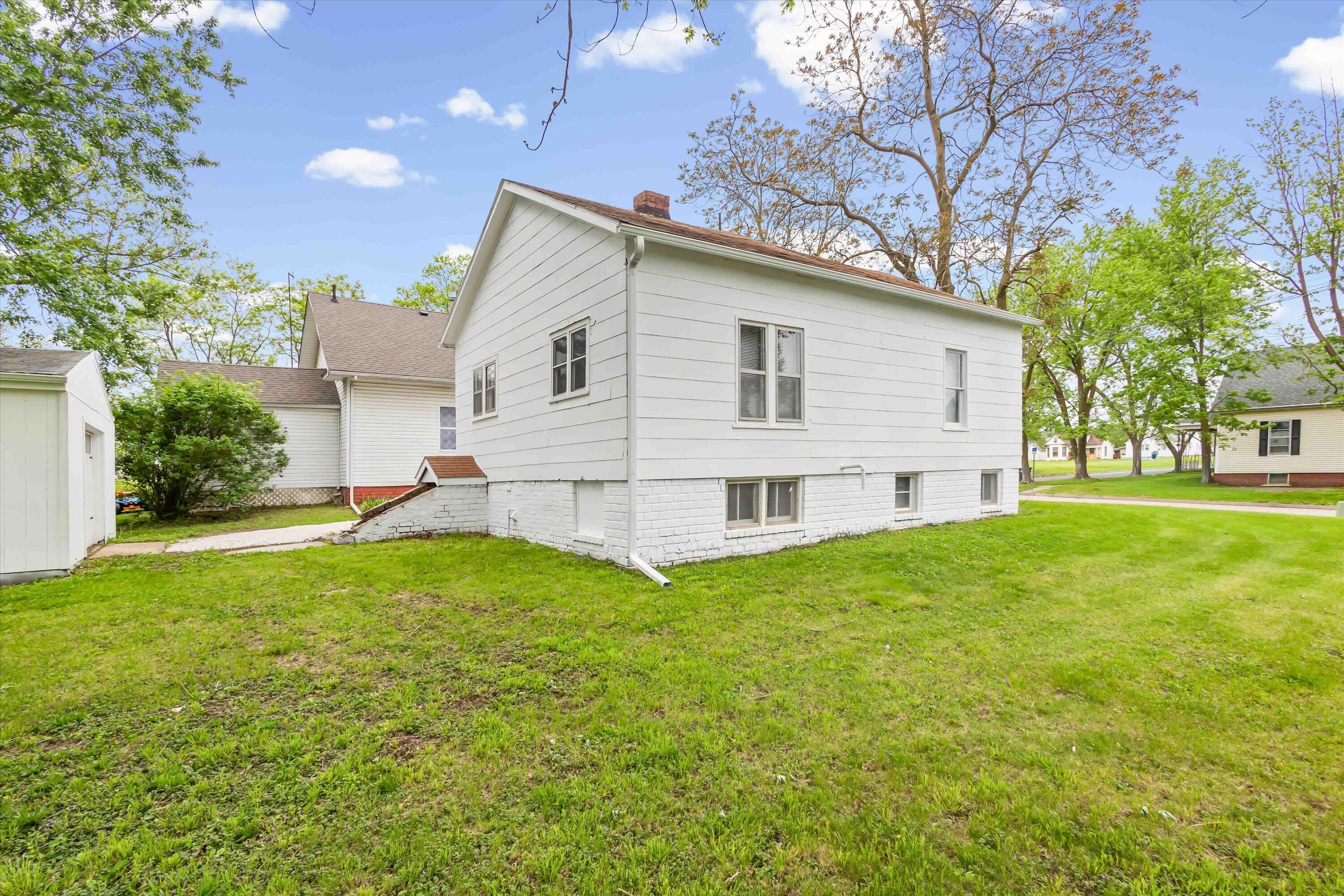 418 Roberts St Property Photo 5