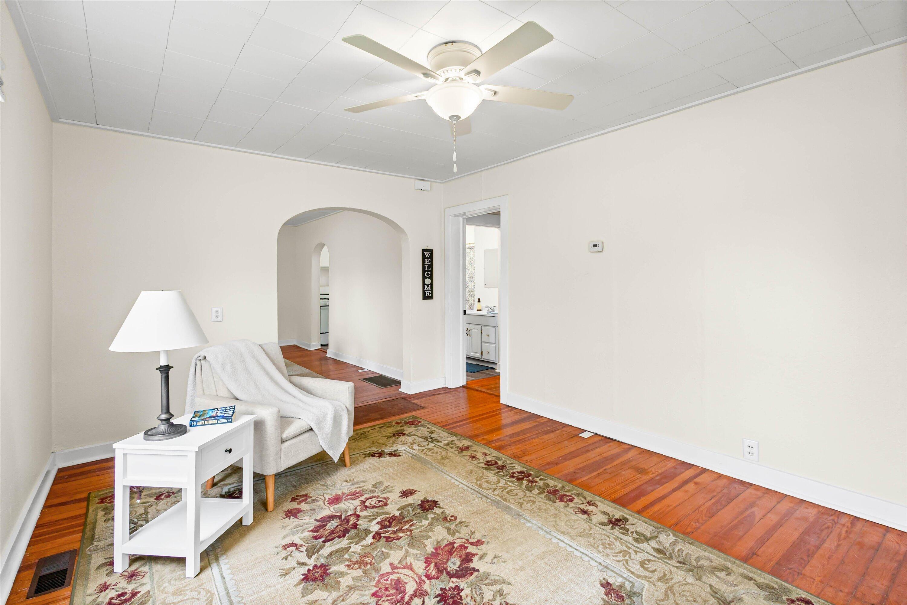 418 Roberts St Property Photo 11