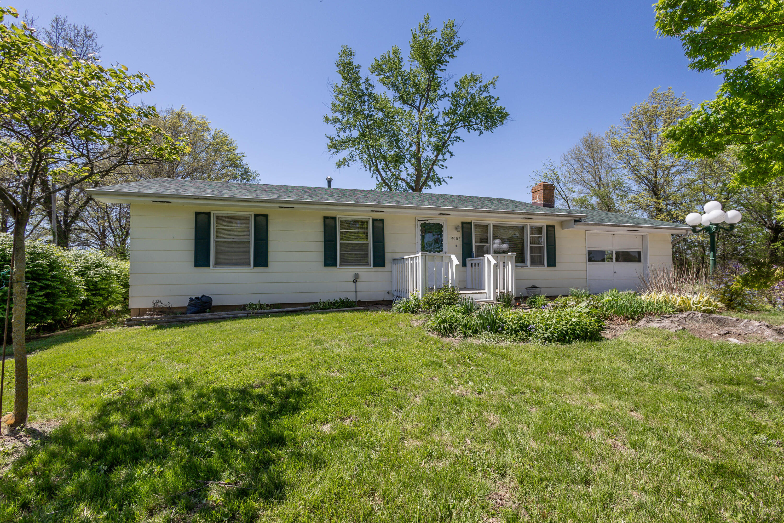 13005 N Route B Property Photo 1
