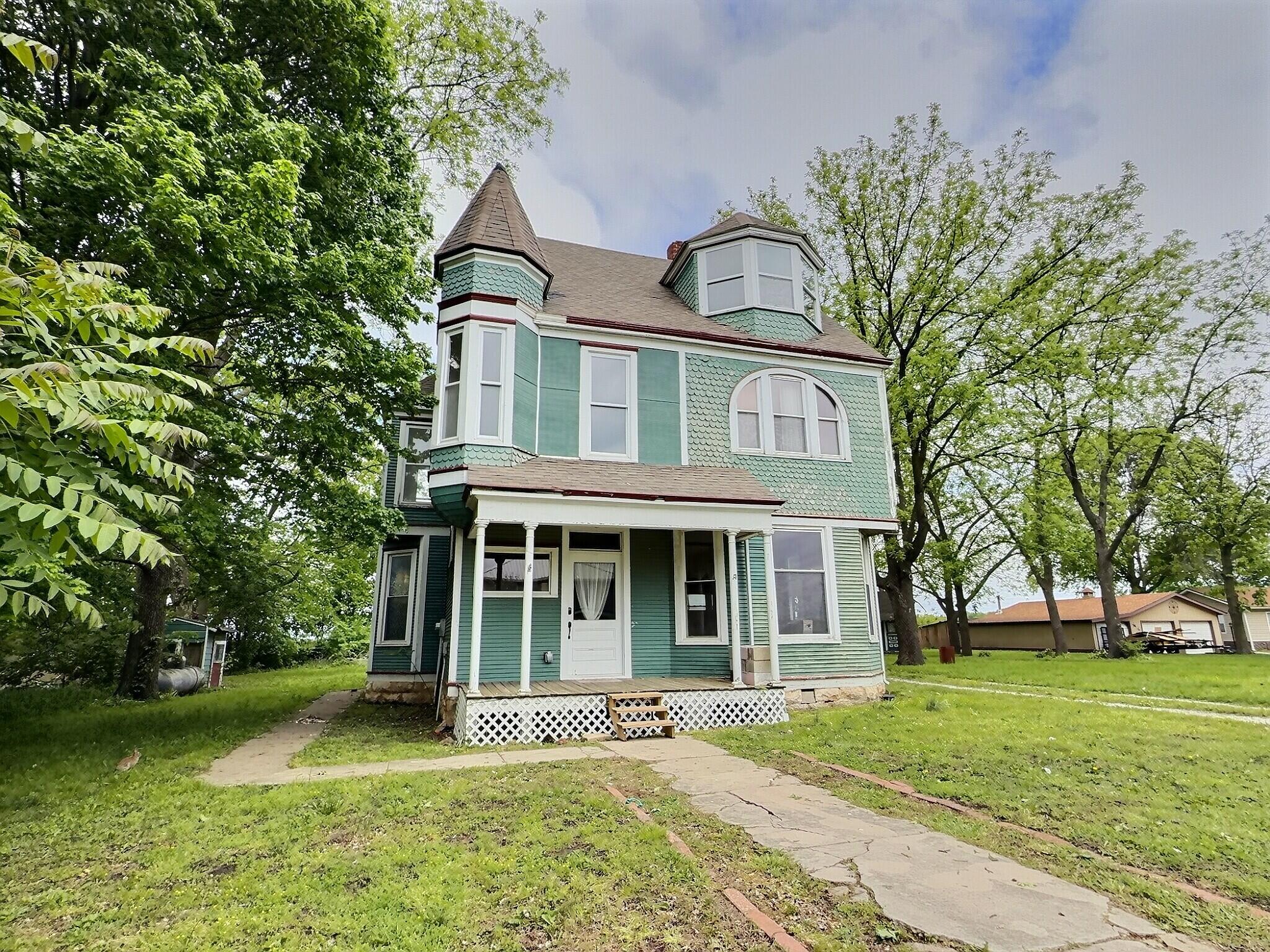 408 Vassar St Property Photo 2