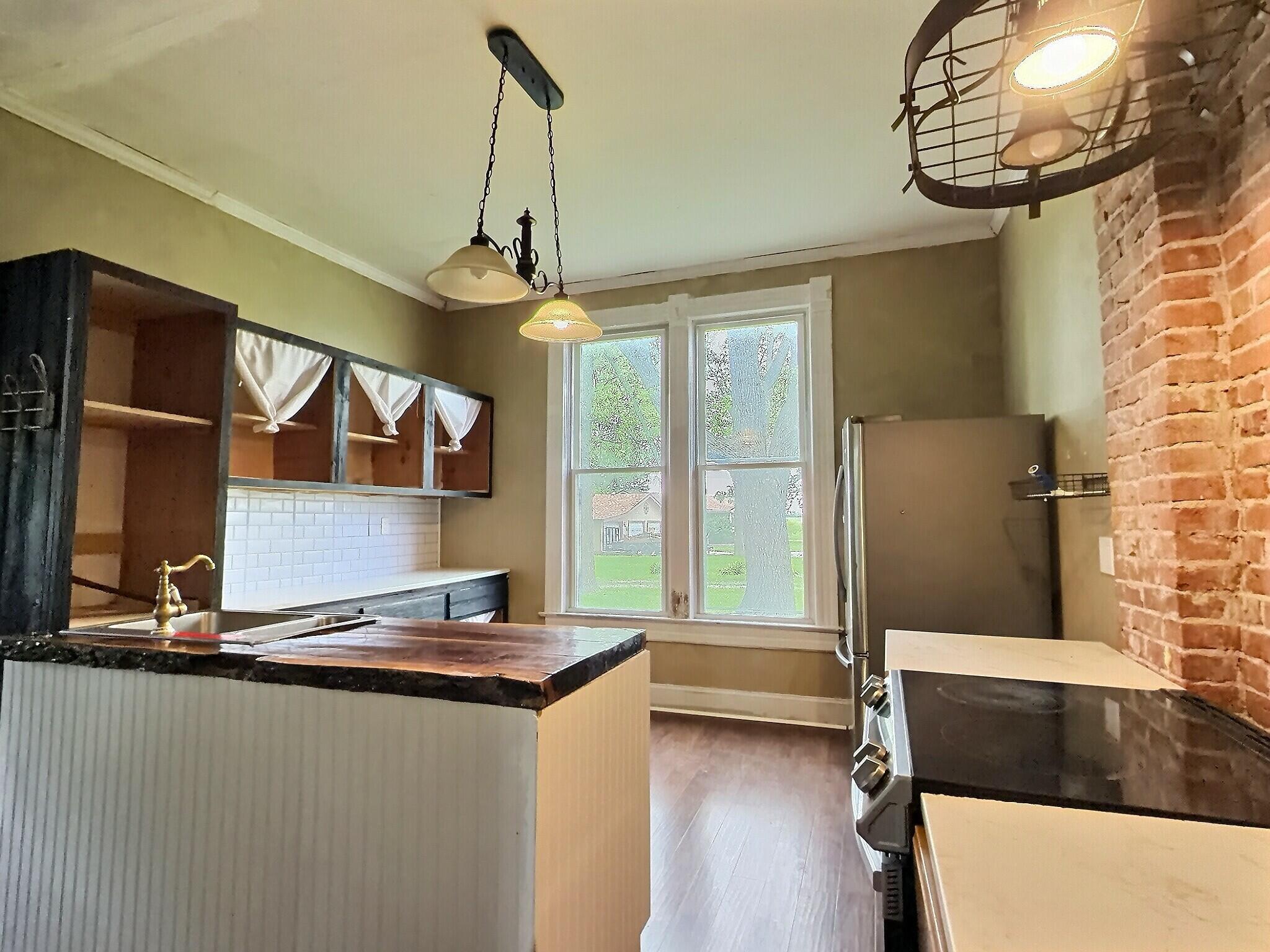 408 Vassar St Property Photo 9