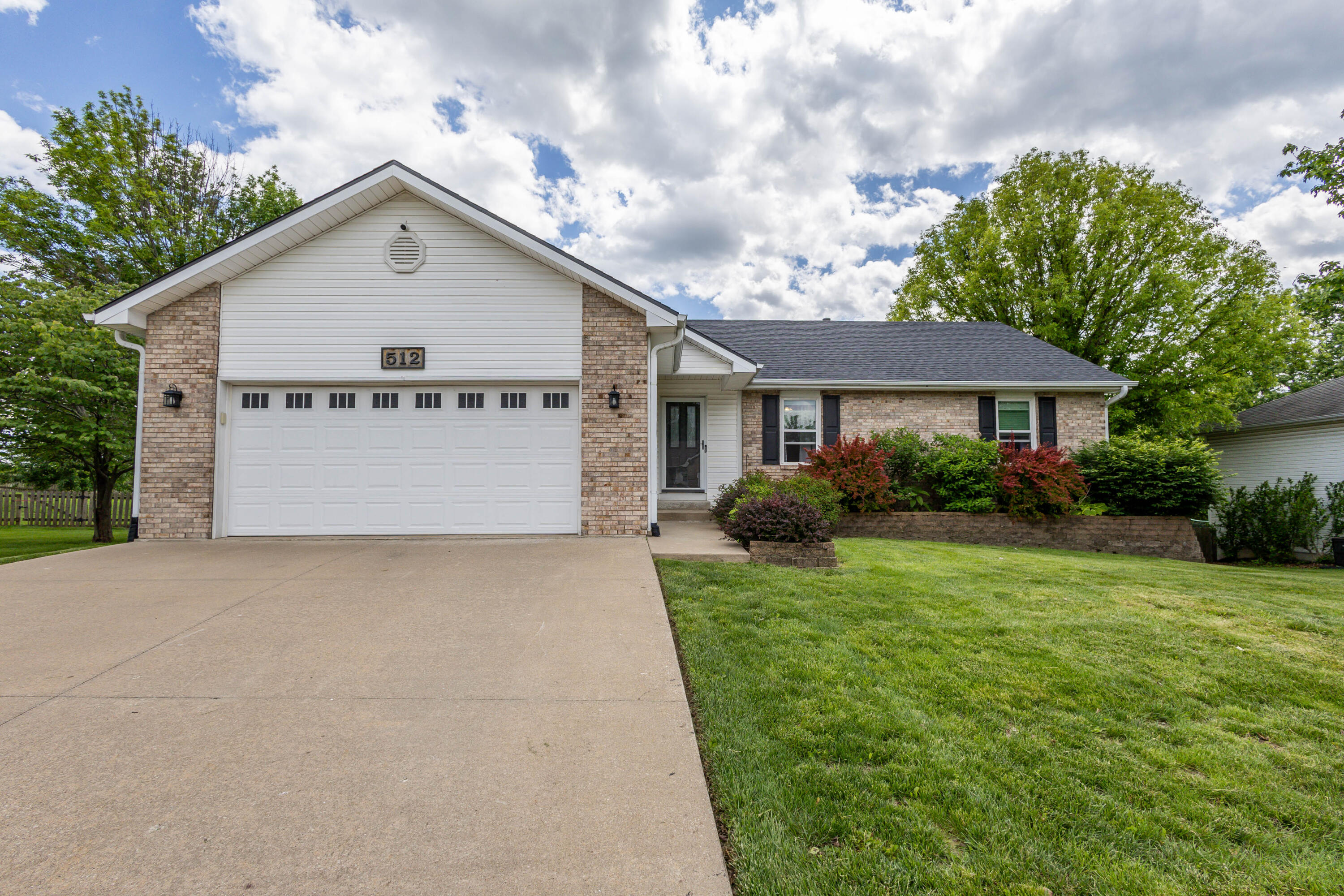 512 Amazon Dr Property Photo 1