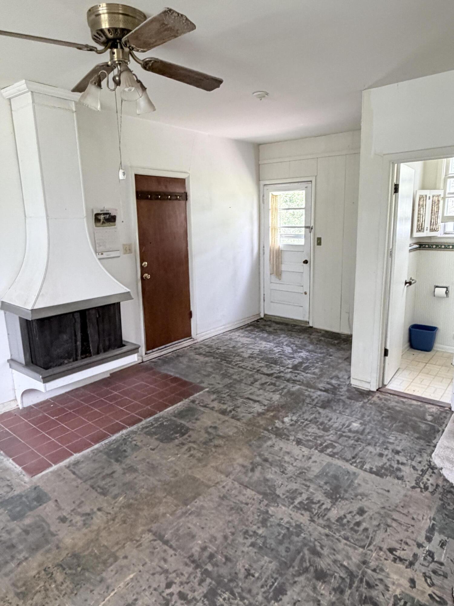6 Elm Tree Terr Property Photo 4