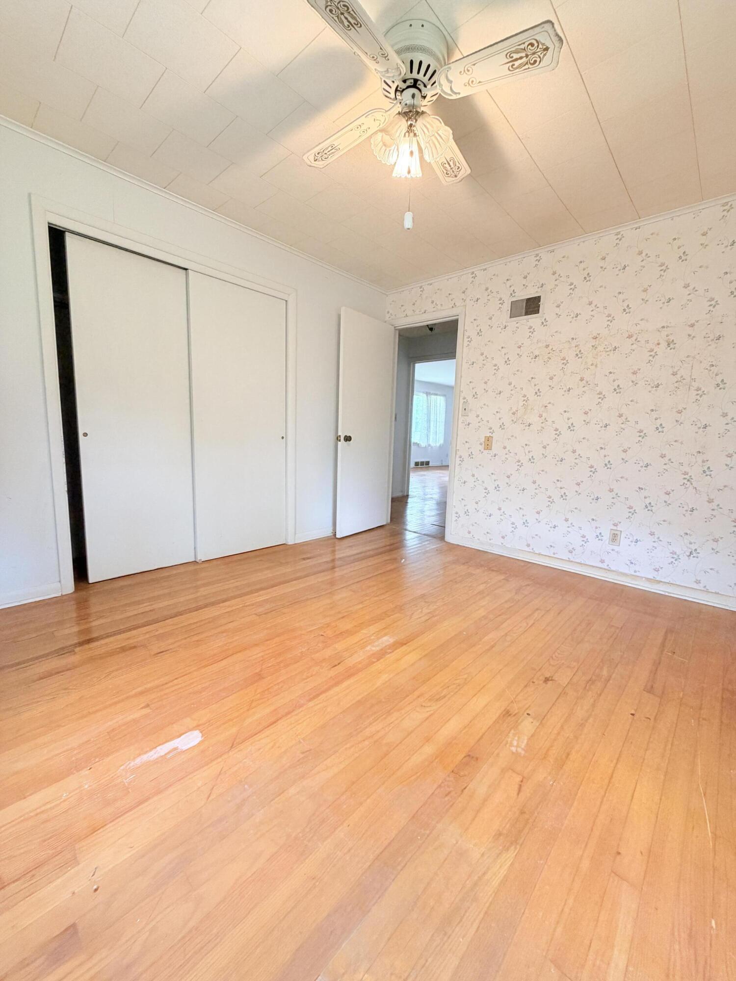 6 Elm Tree Terr Property Photo 13