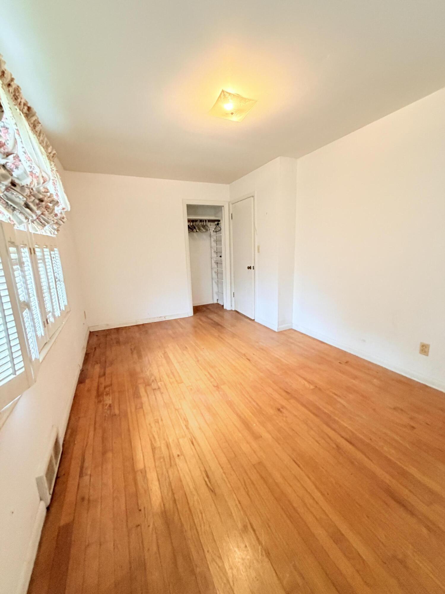 6 Elm Tree Terr Property Photo 15