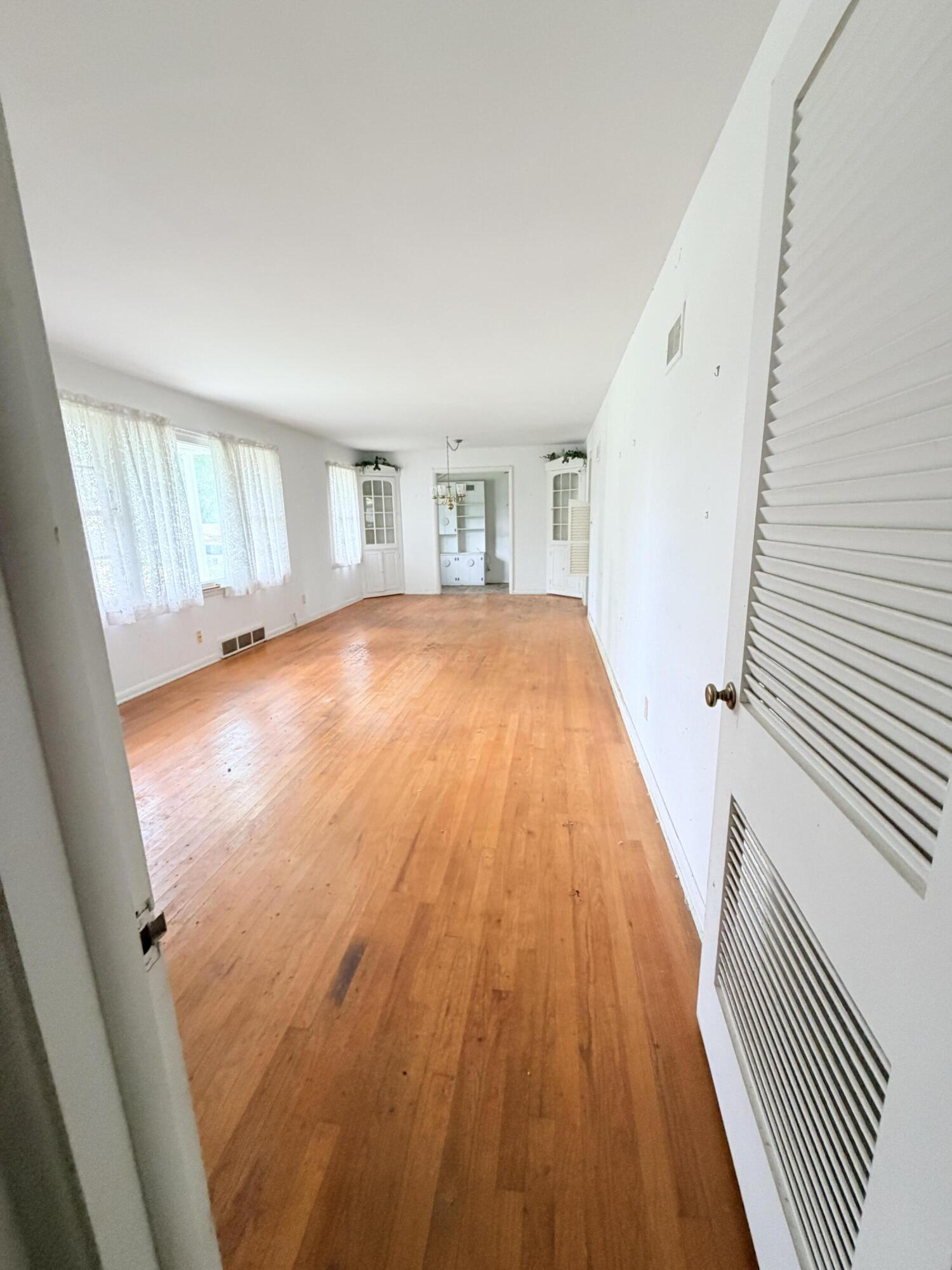 6 Elm Tree Terr Property Photo 17