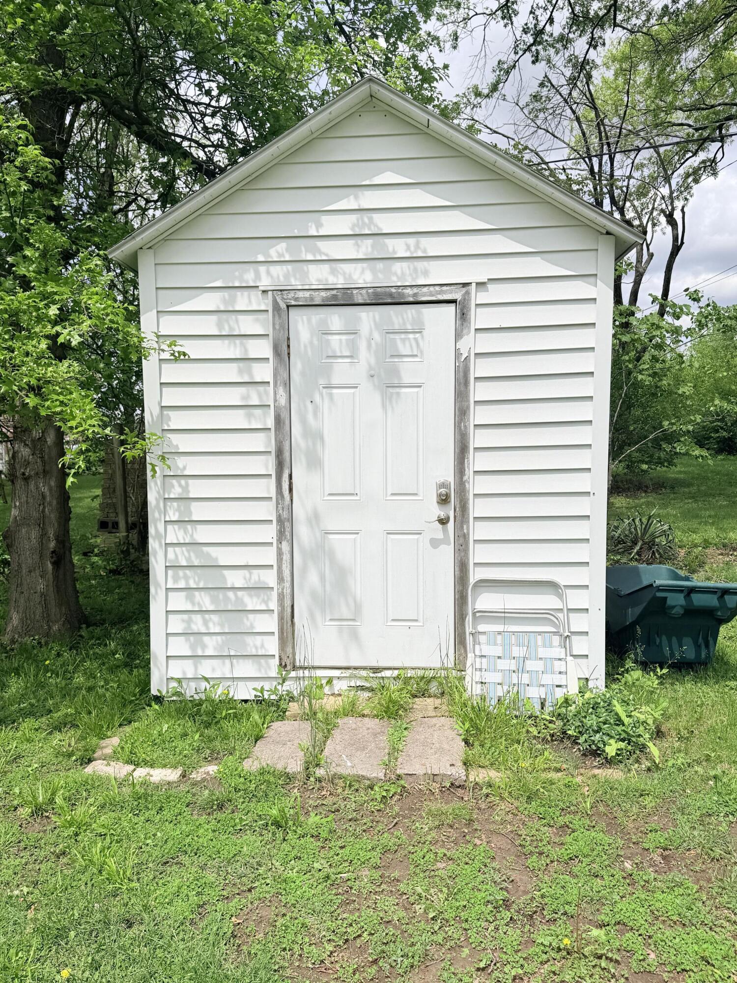 6 Elm Tree Terr Property Photo 22