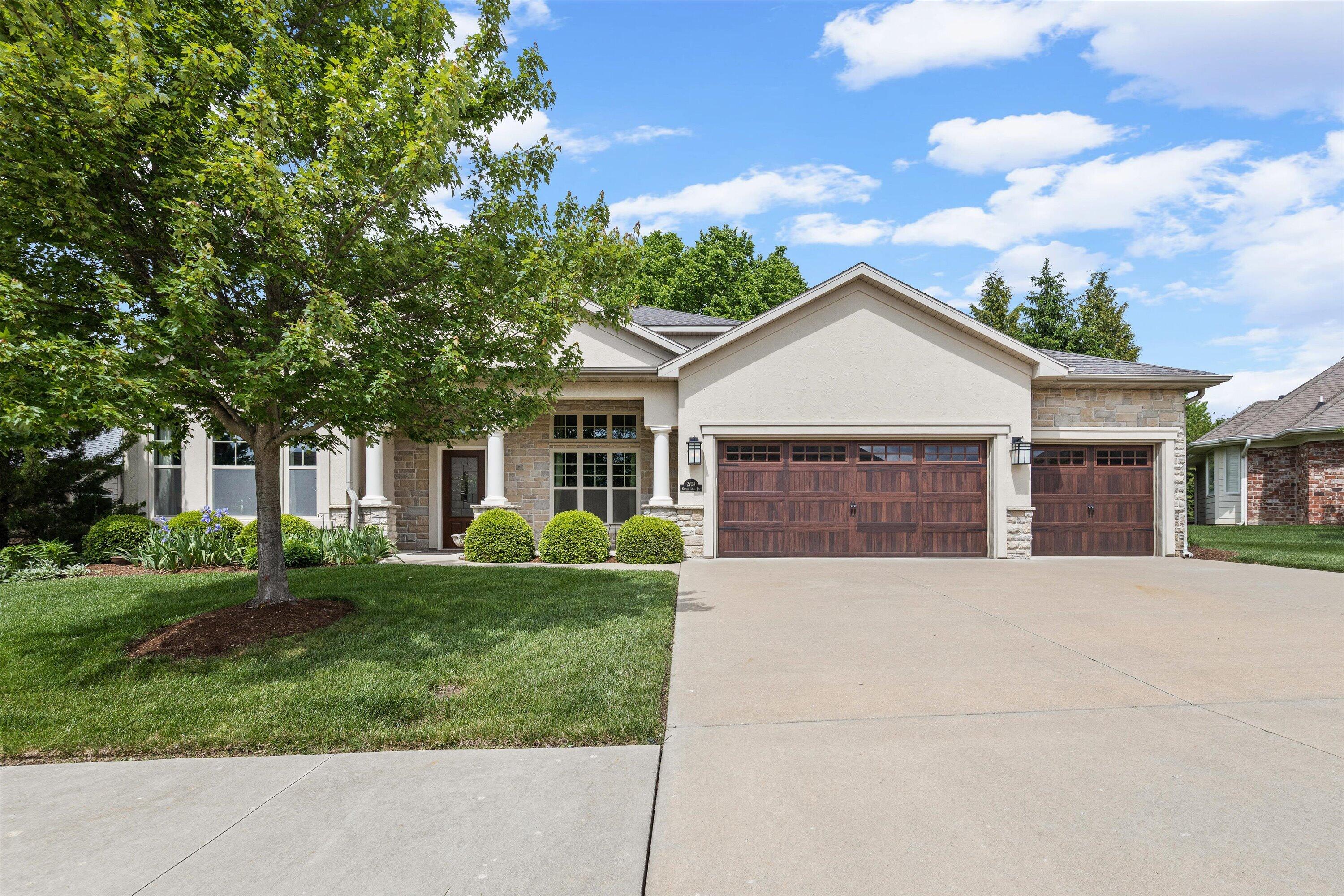 2708 Bristol Lake Dr Property Photo 3