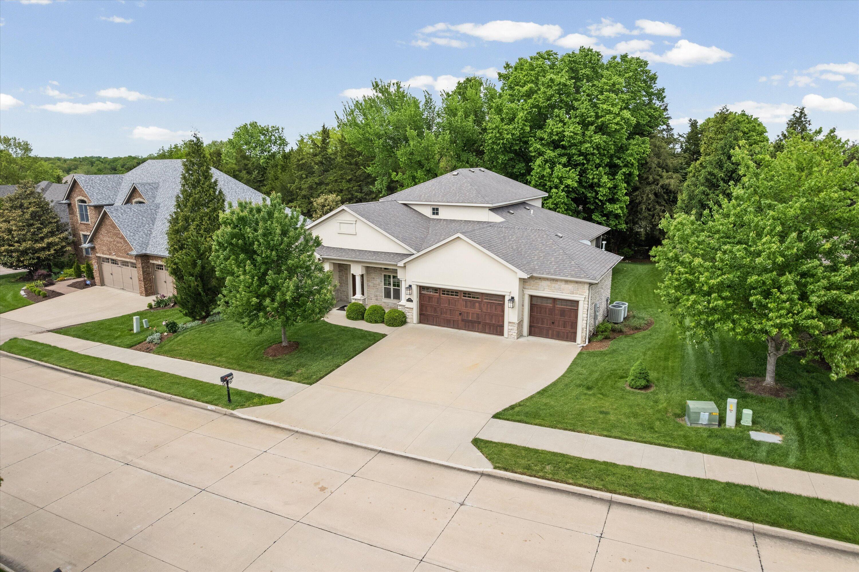 2708 Bristol Lake Dr Property Photo 4