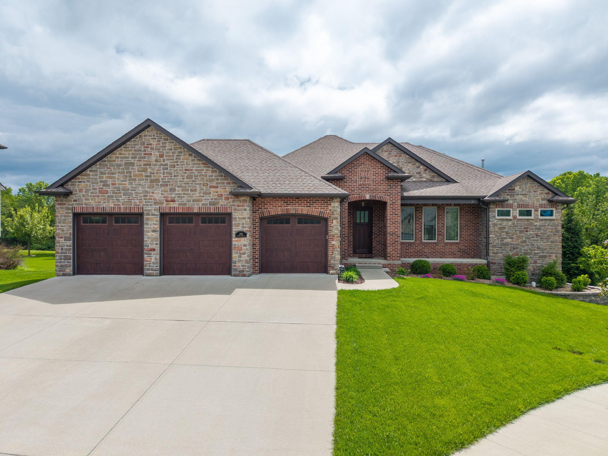 2703 Bristol Lake Dr Property Photo 1