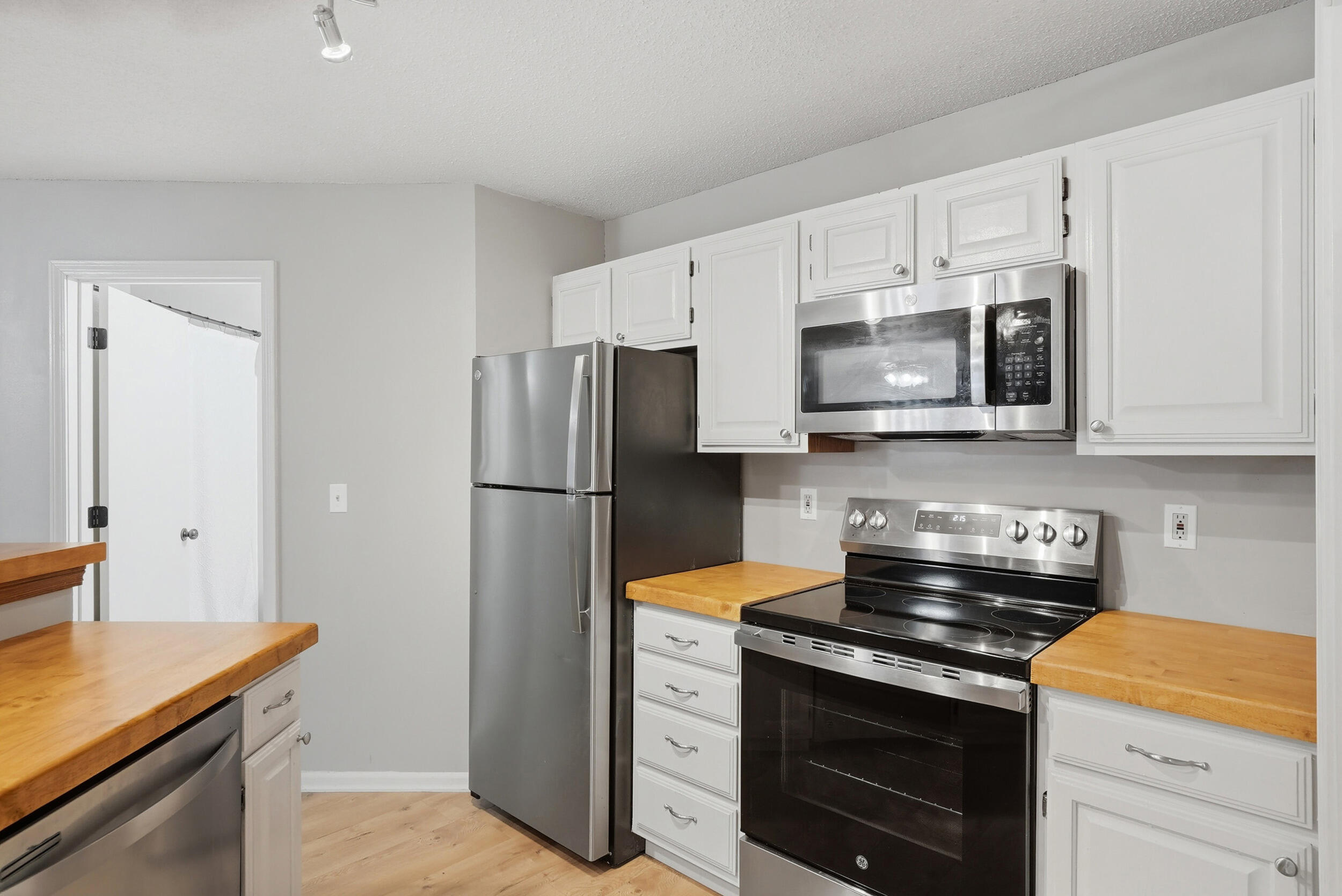 2201 Park Deville Pl Property Photo 16