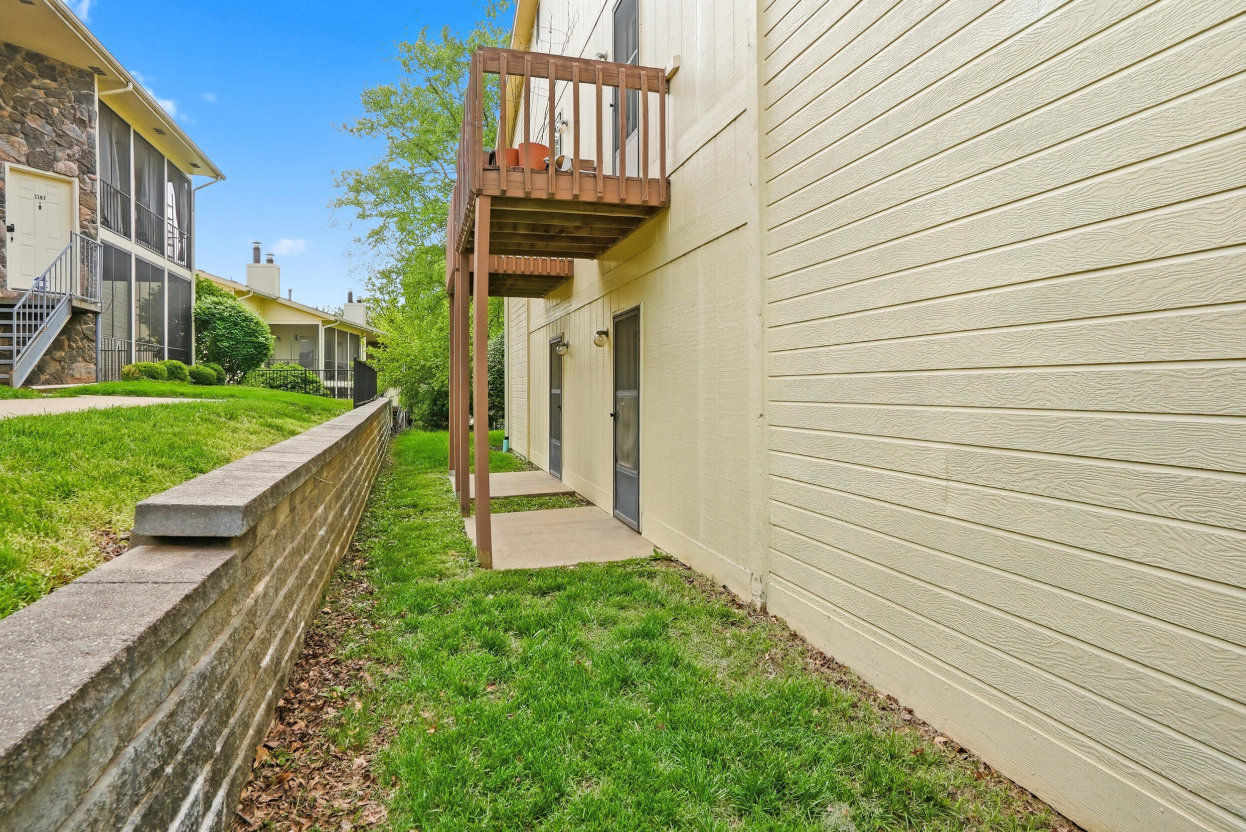 2201 Park Deville Pl Property Photo 29
