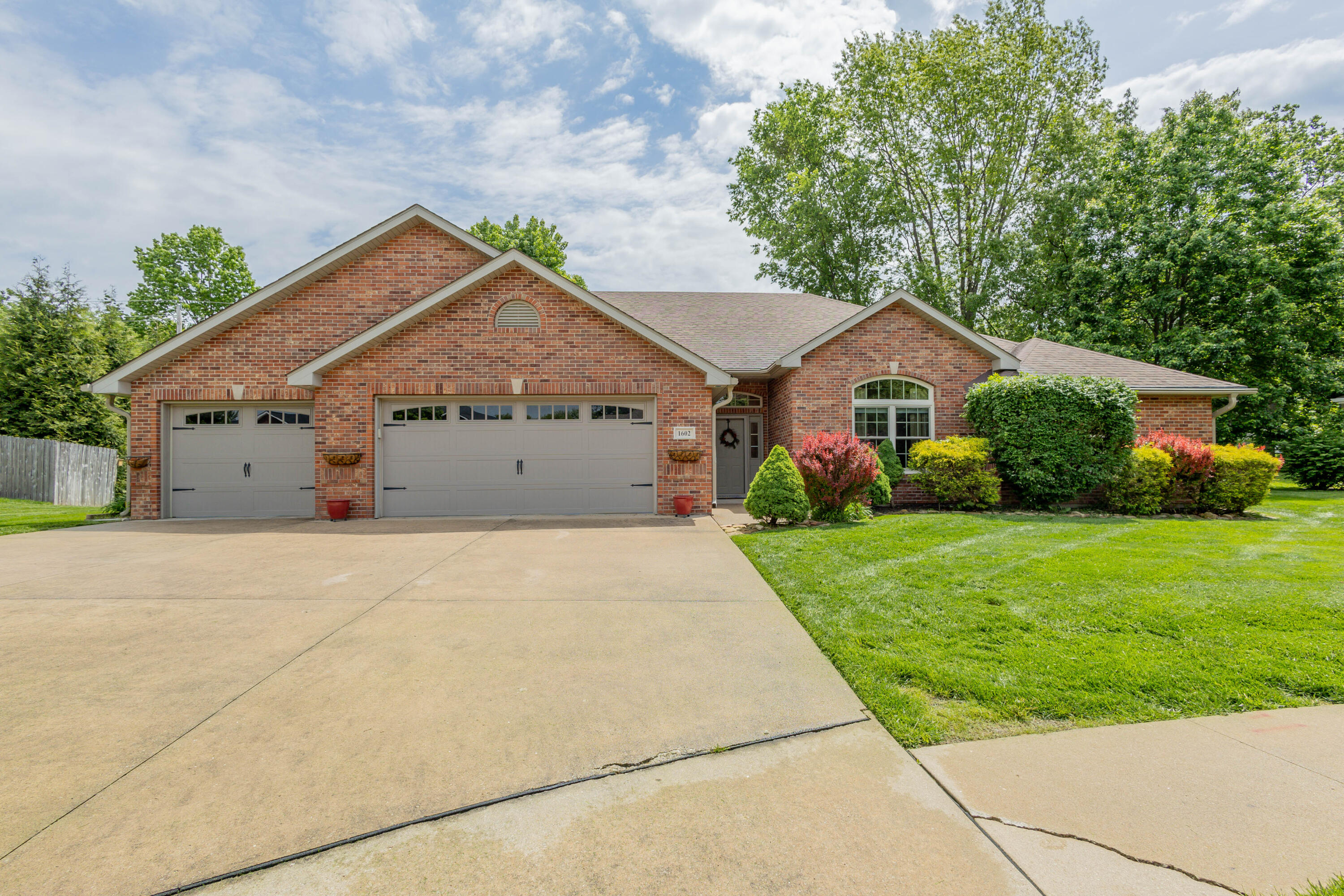 1602 Birmingham Ct Property Photo 1