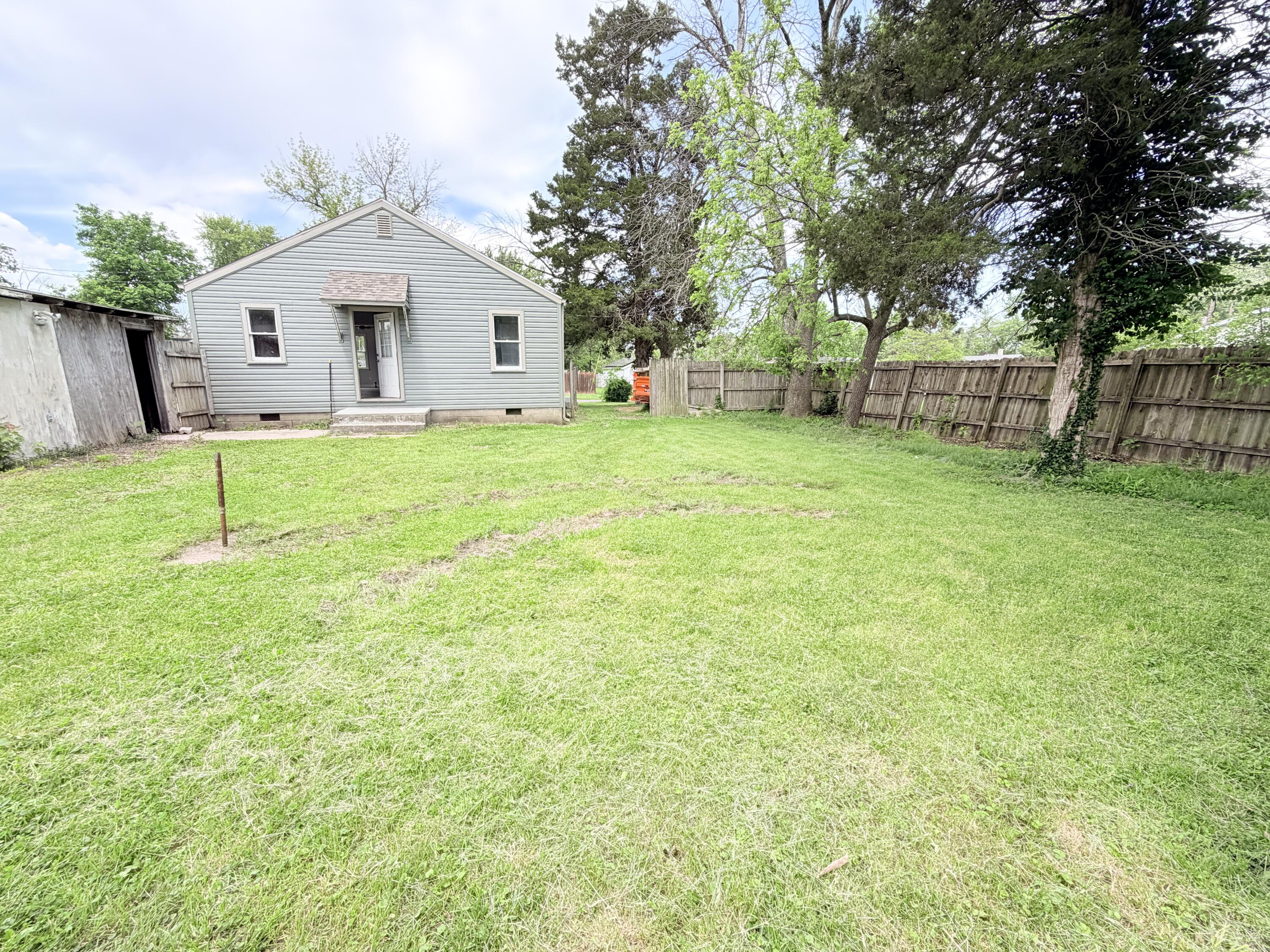 516 Buchanan St Property Photo 3