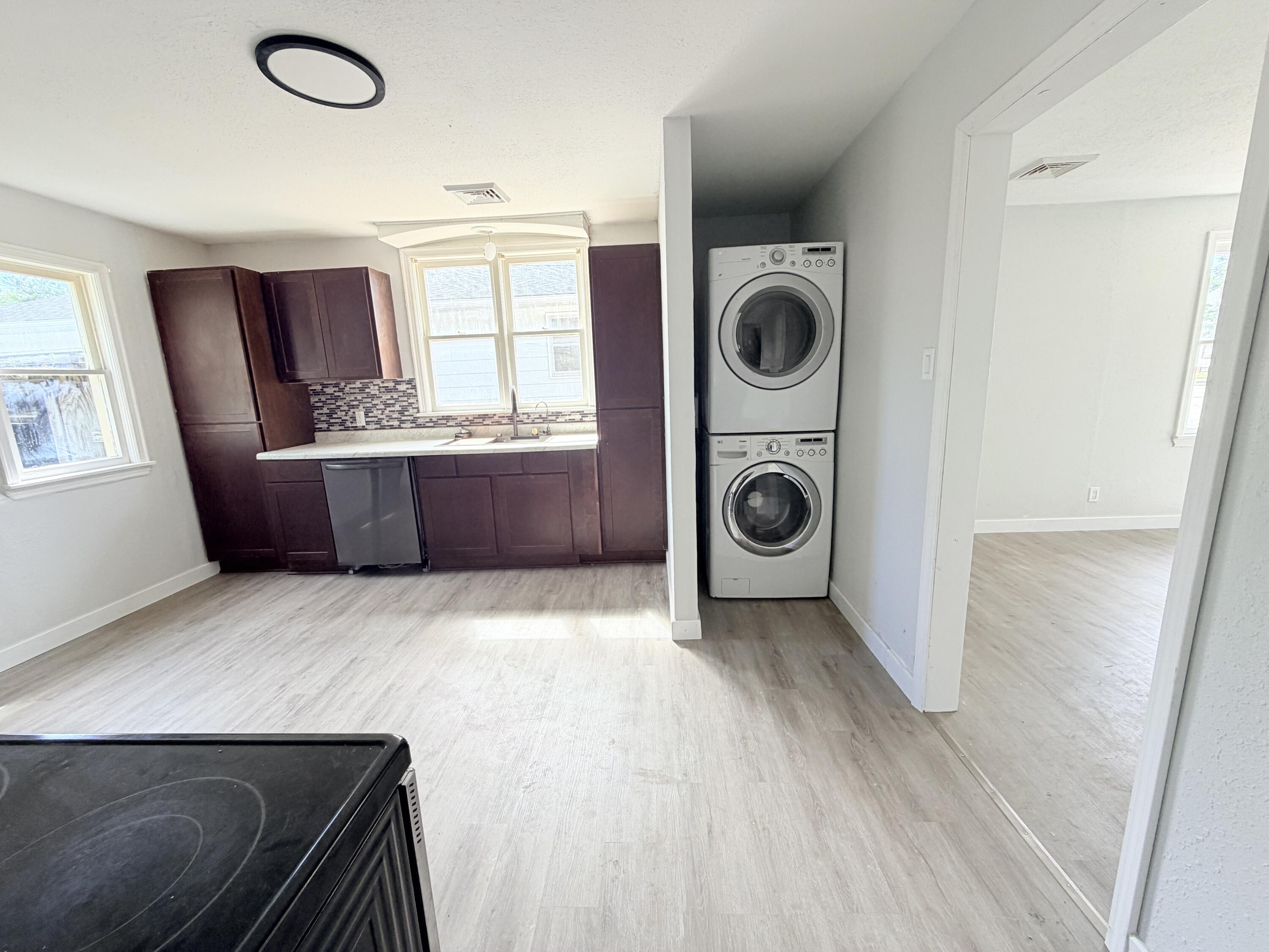 516 Buchanan St Property Photo 8