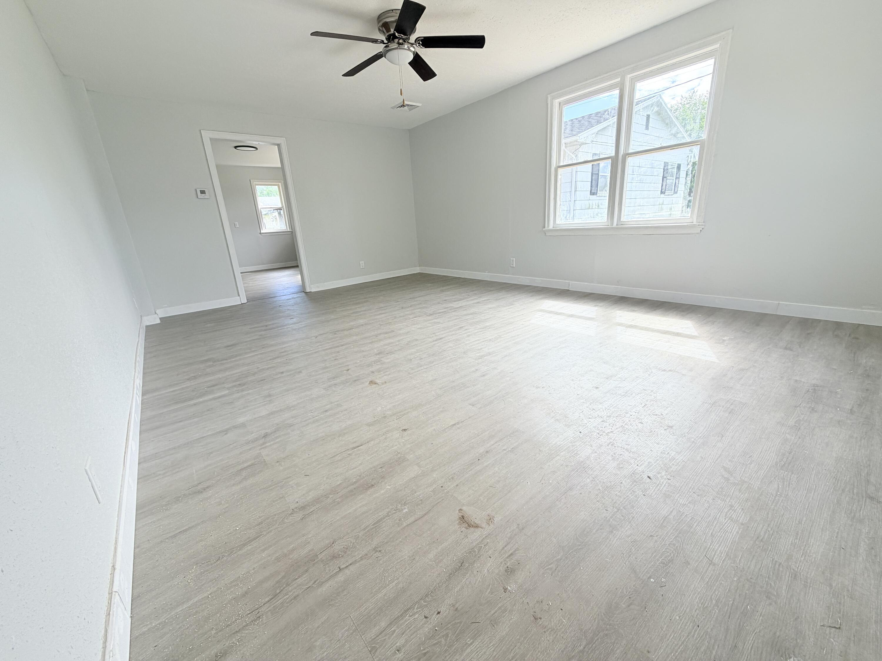 516 Buchanan St Property Photo 9