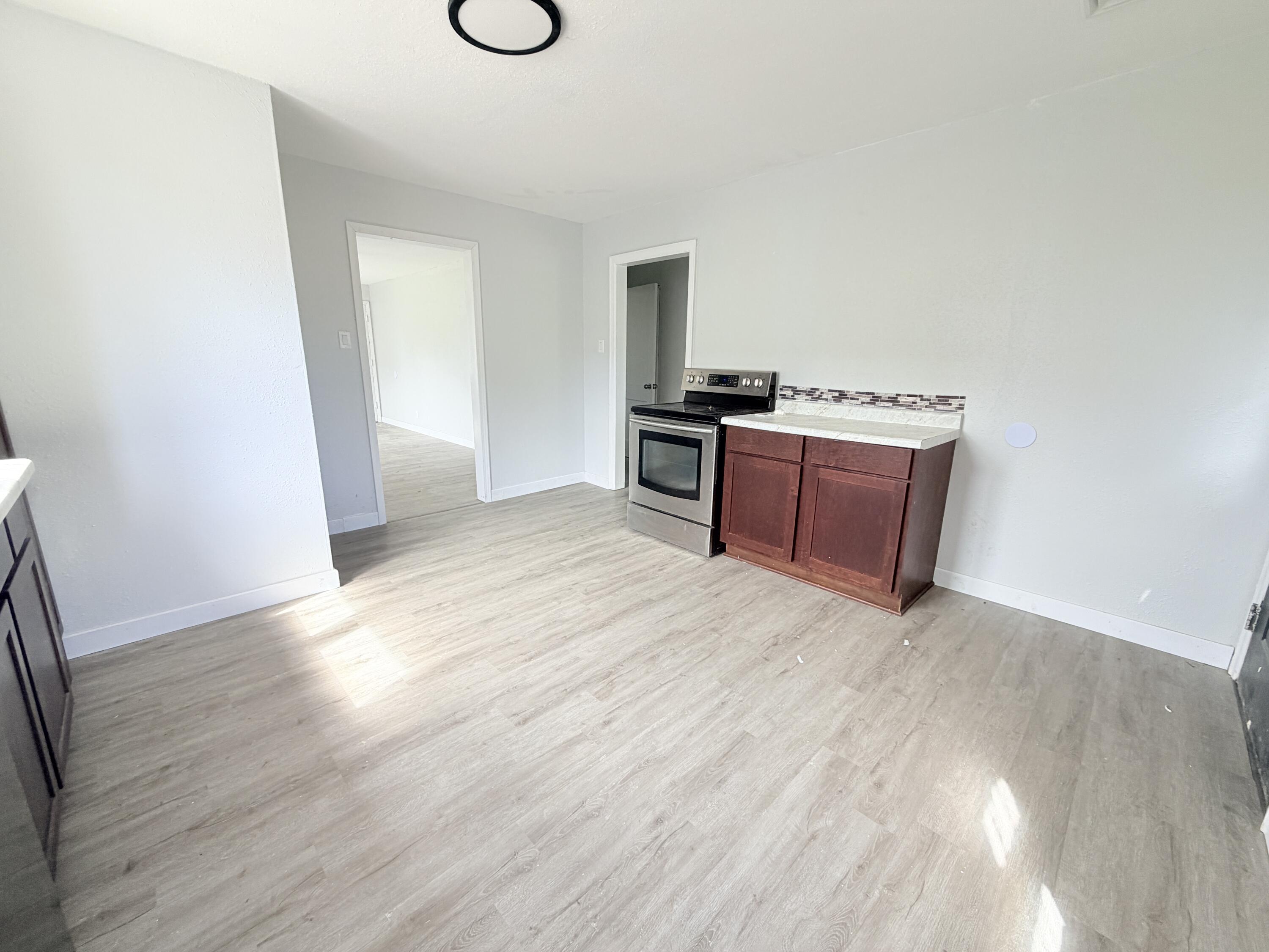 516 Buchanan St Property Photo 11