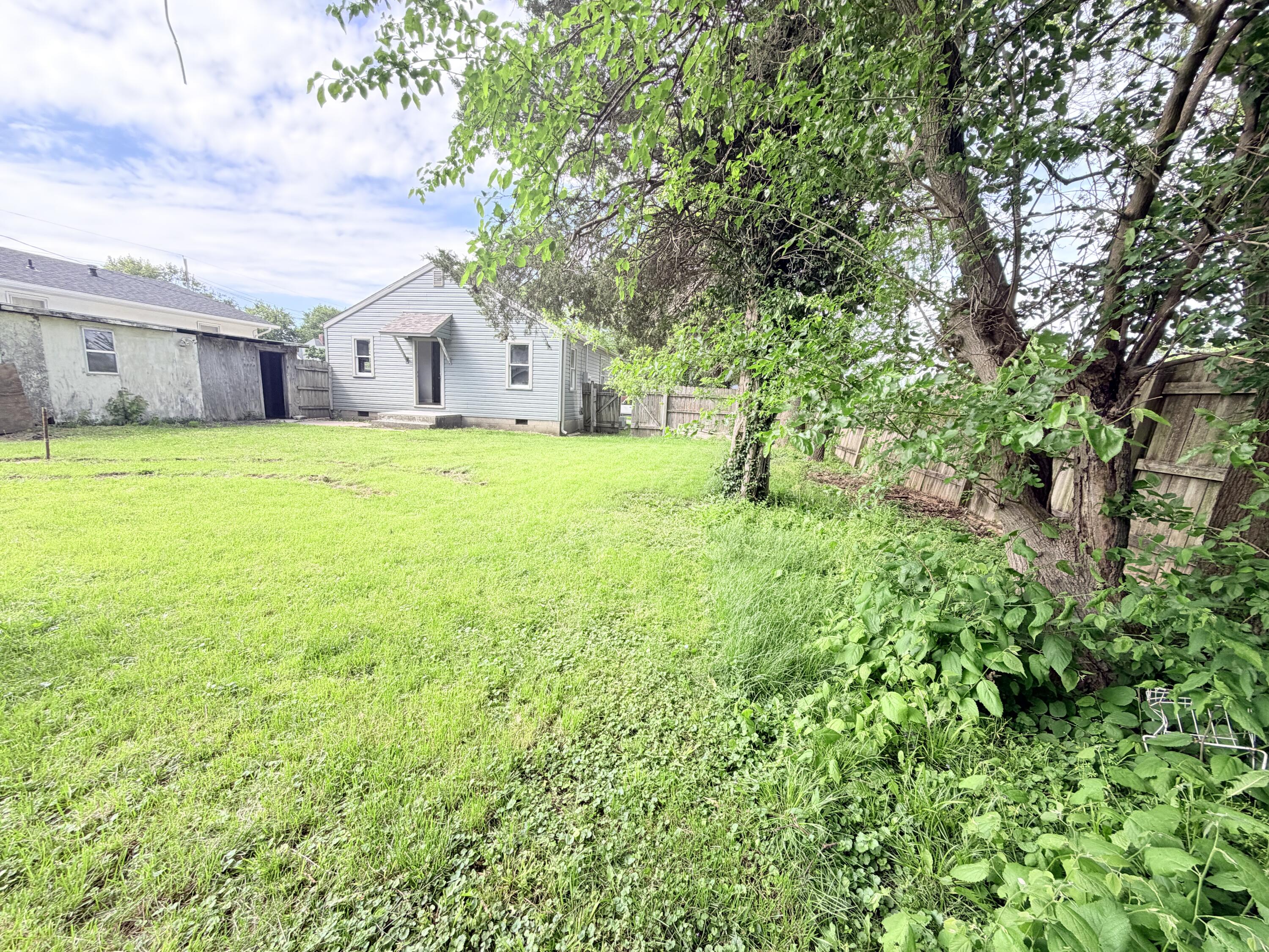 516 Buchanan St Property Photo 13