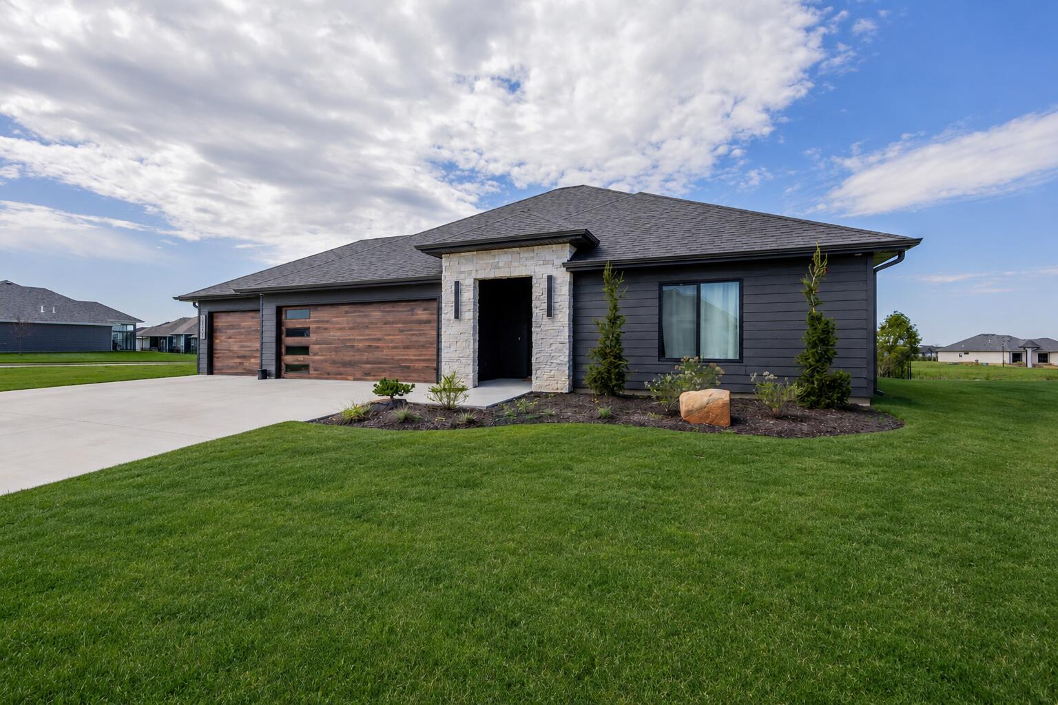 1021 Spyglass Ct Property Photo 1