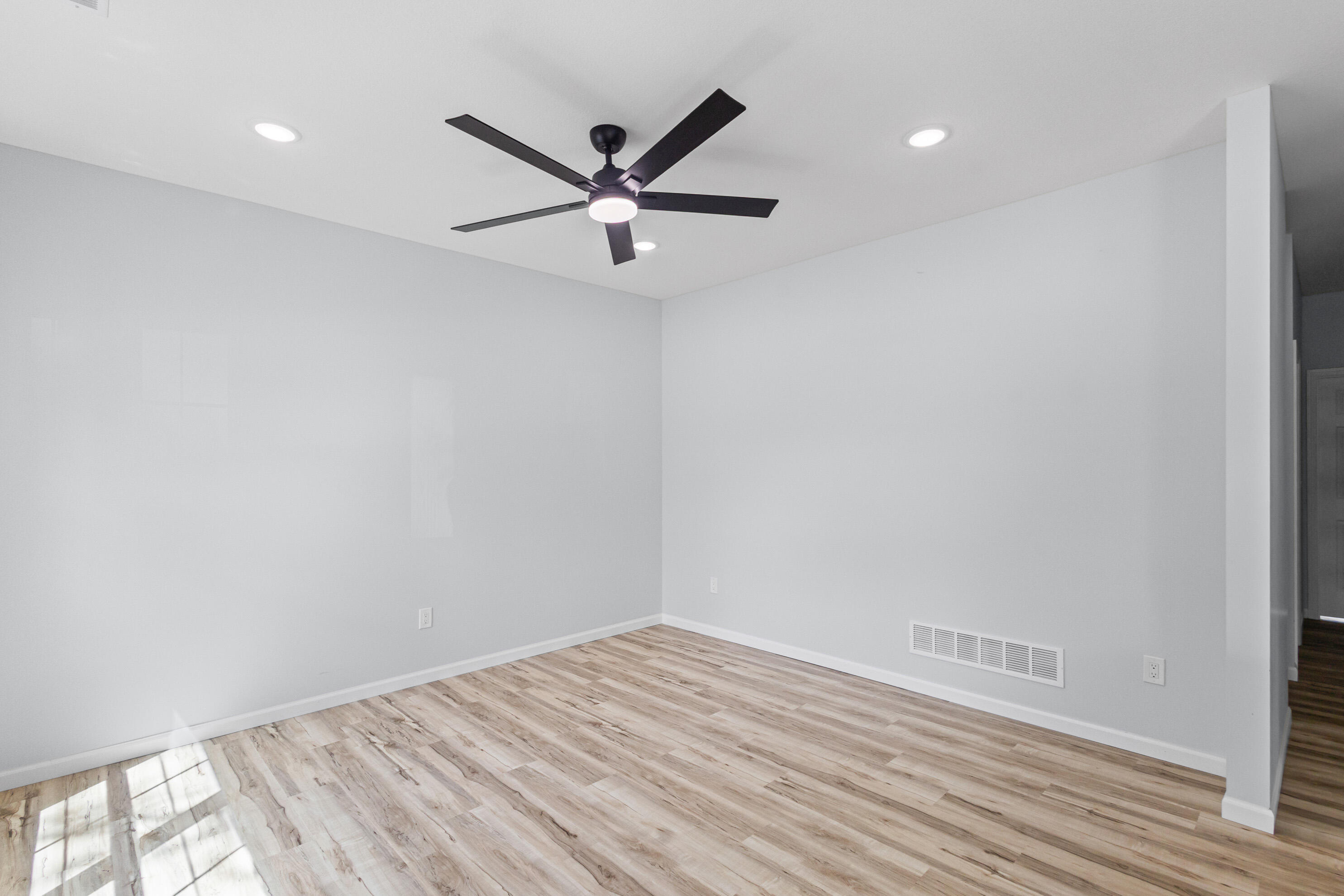 1420 N Washington St Property Photo 6