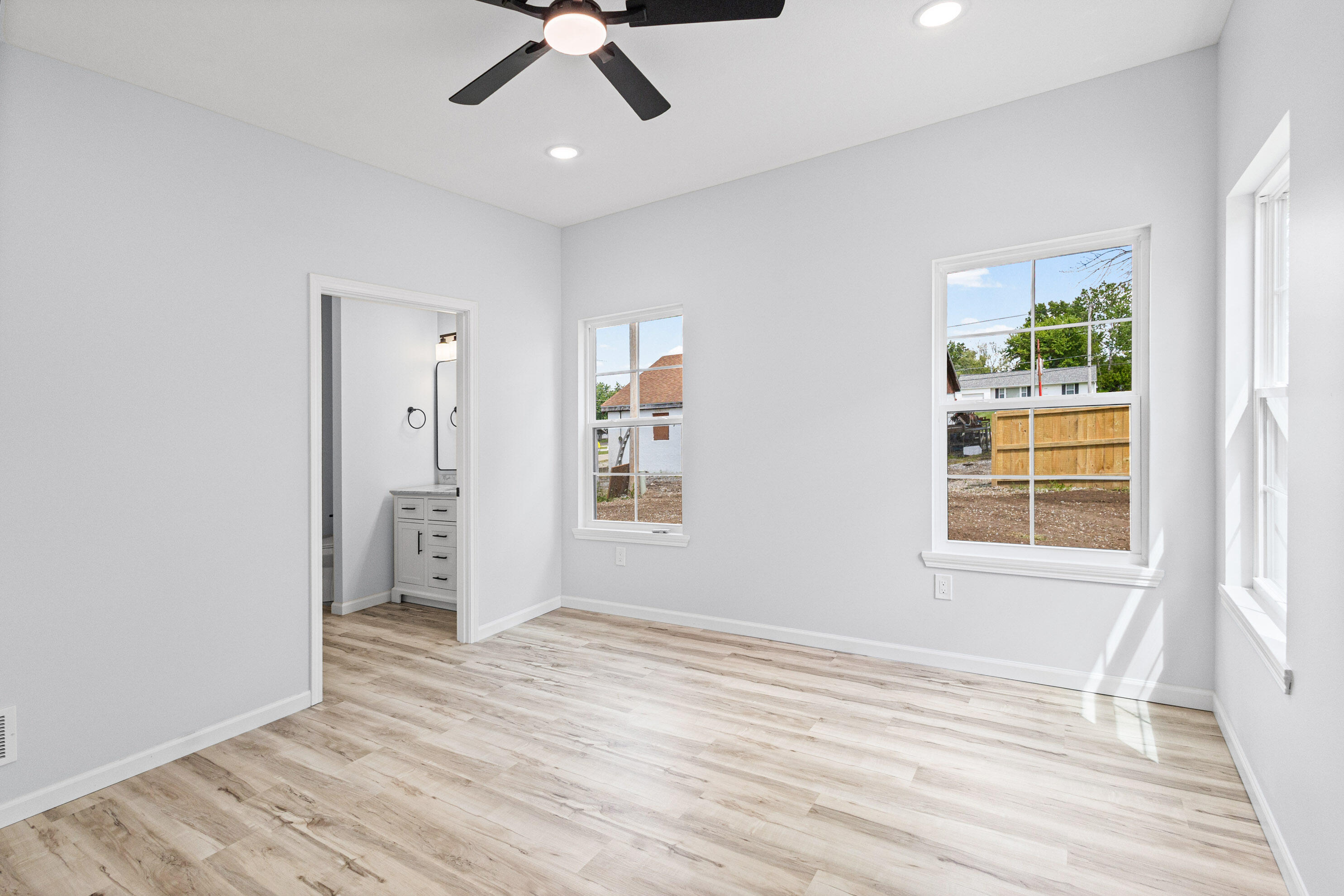 1420 N Washington St Property Photo 10