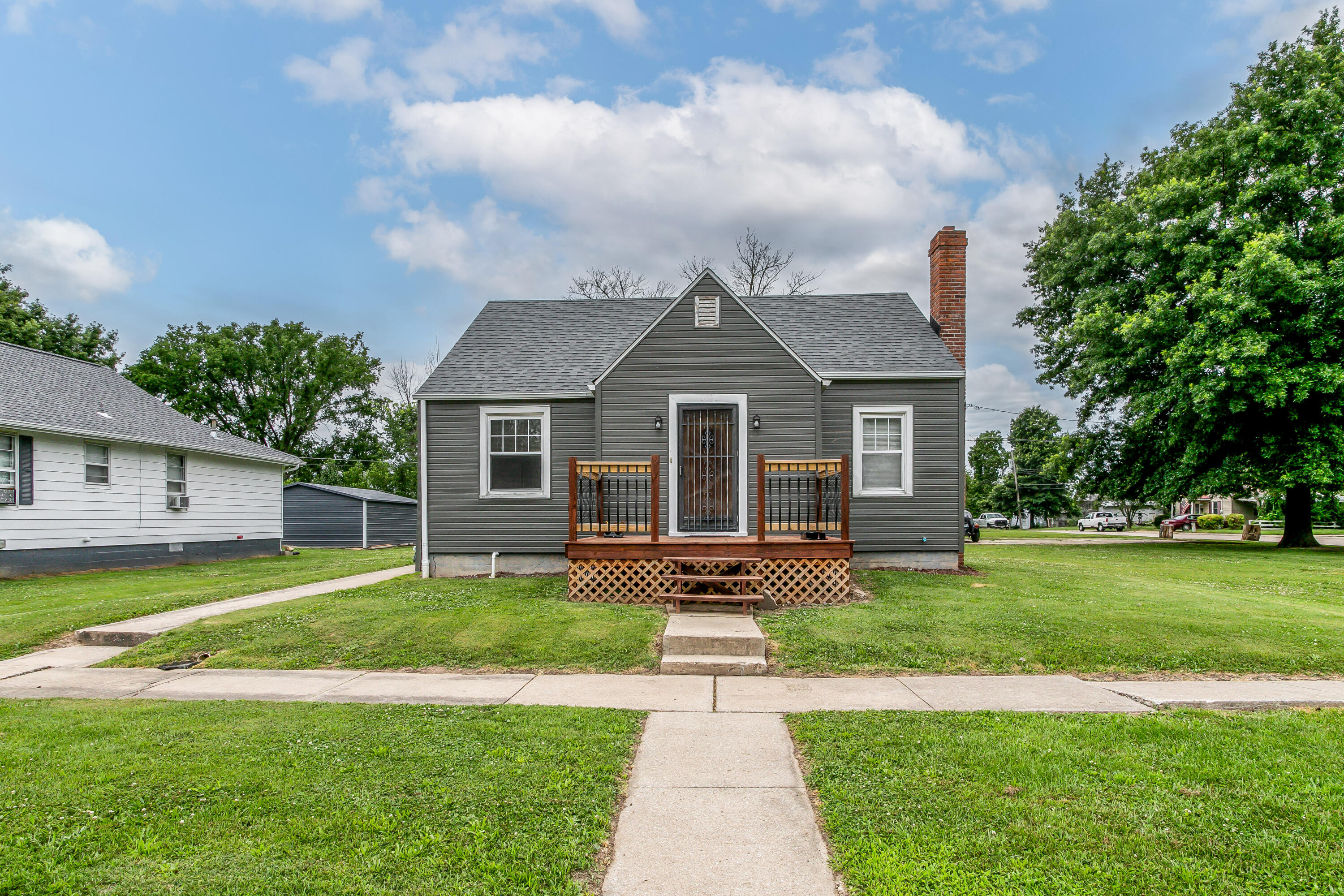 1321 N Olive St Property Photo 1