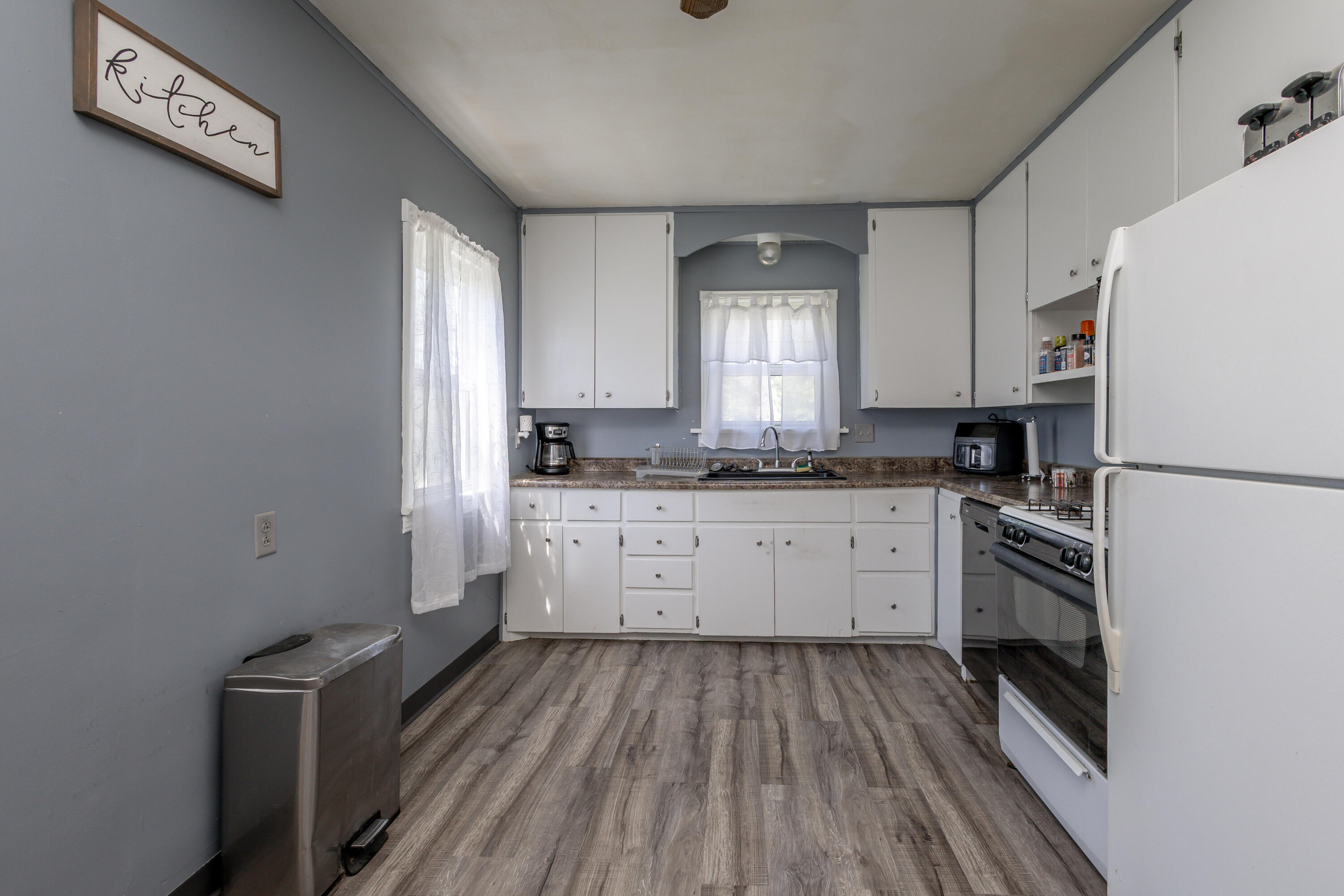 1321 N Olive St Property Photo 10