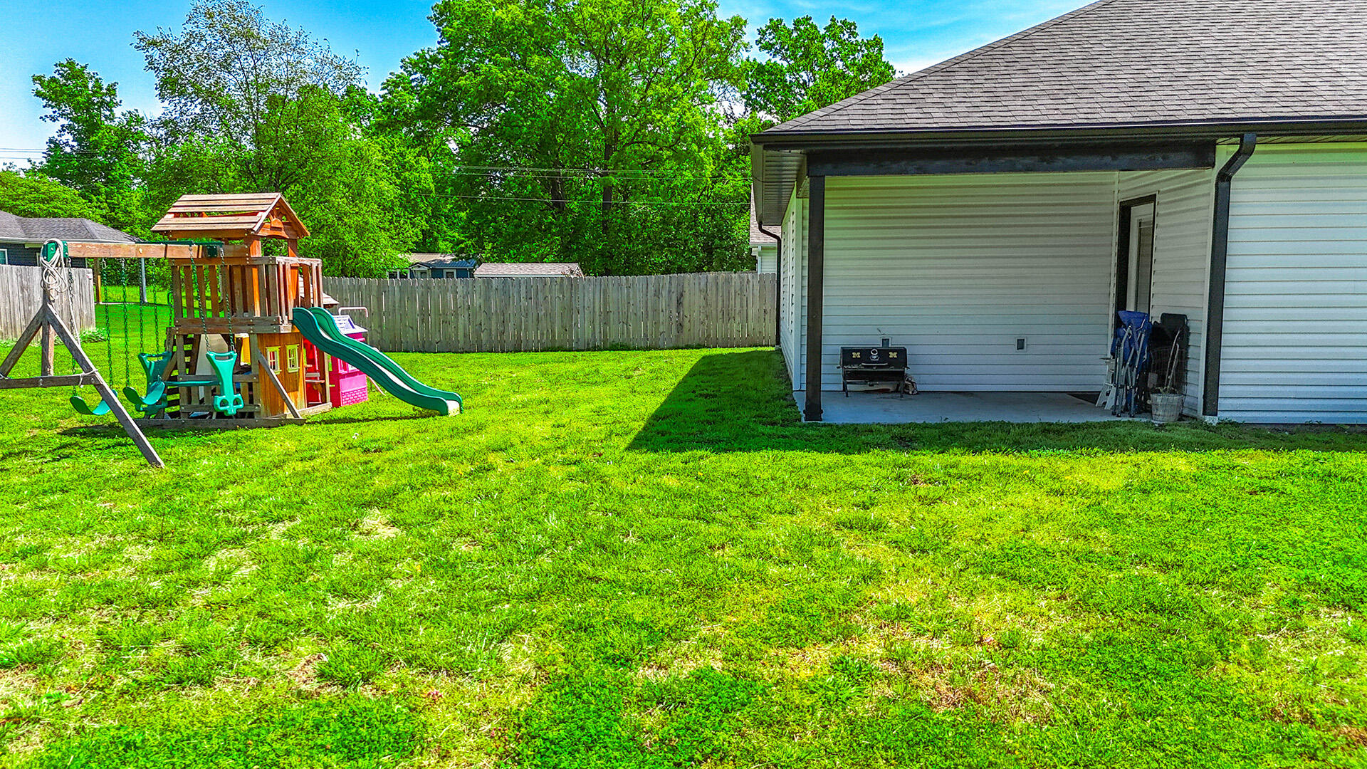 415 E Burks St Property Photo 39
