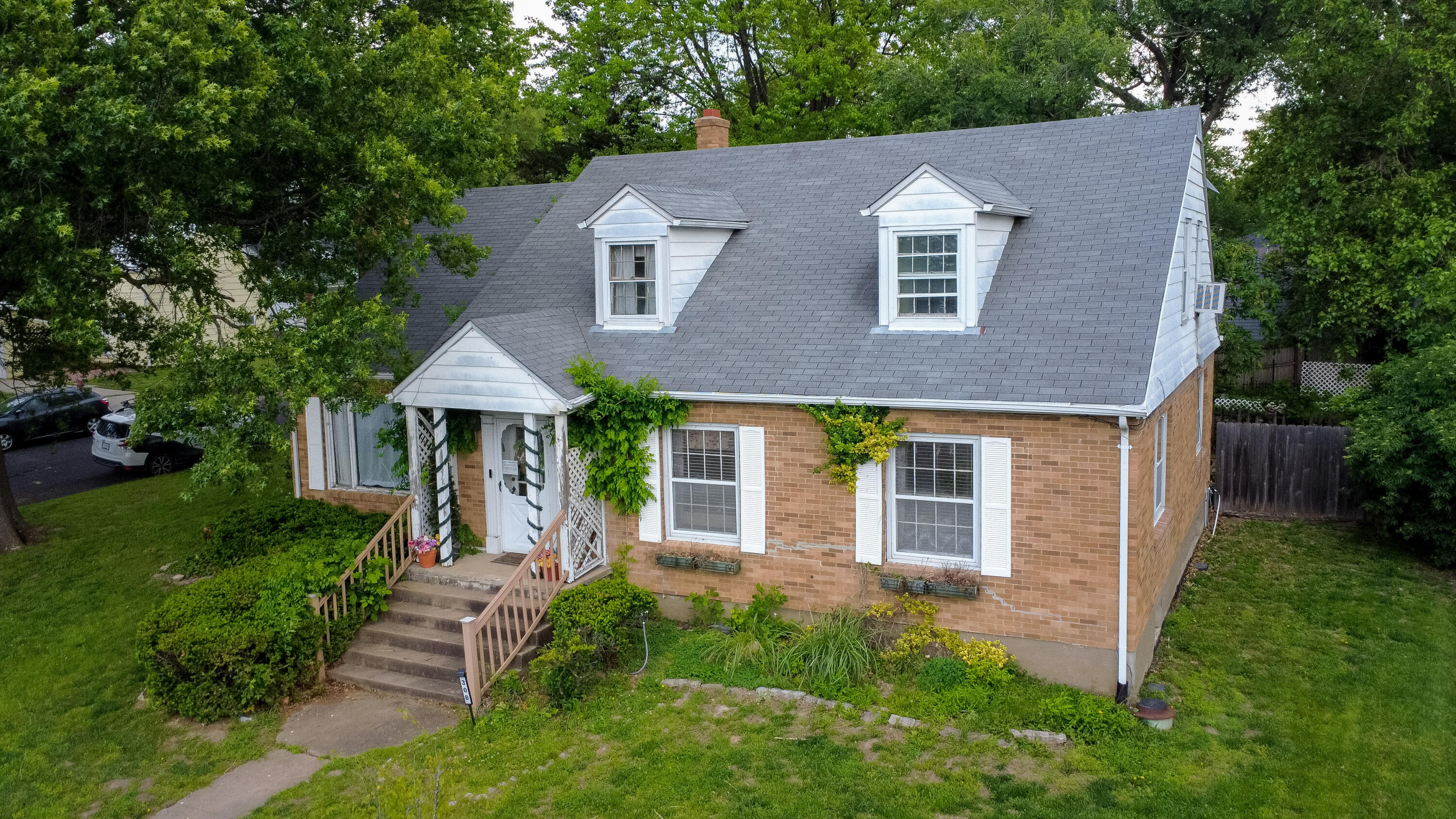 308 W Blvd N Property Photo 1
