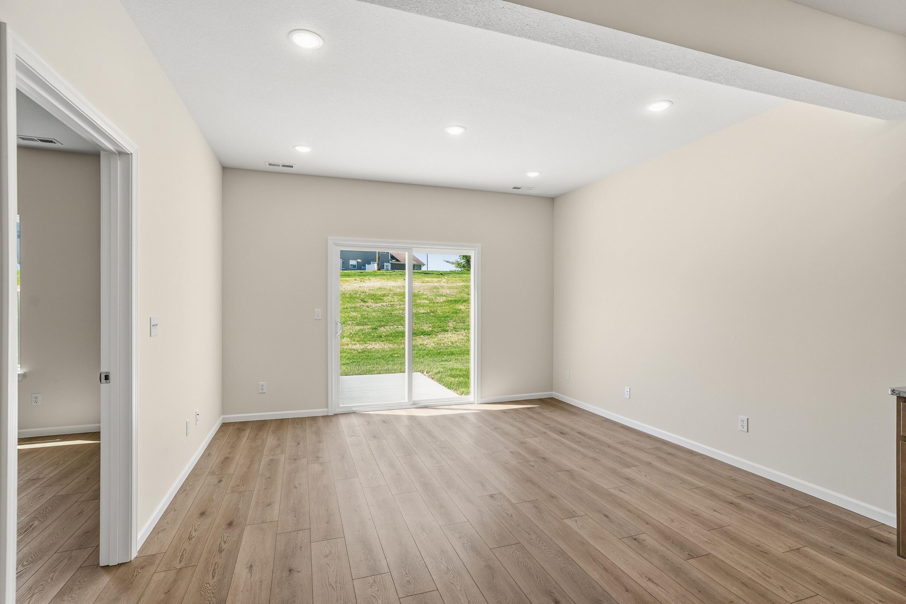 5205 Silver Mill Dr Property Photo 6