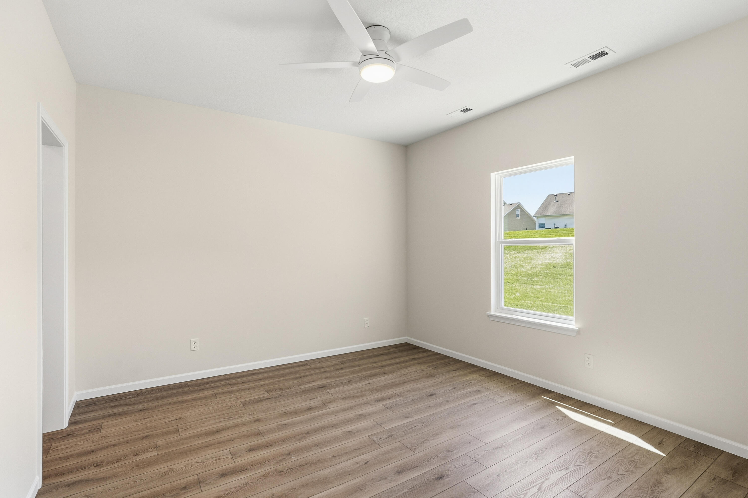 5205 Silver Mill Dr Property Photo 7