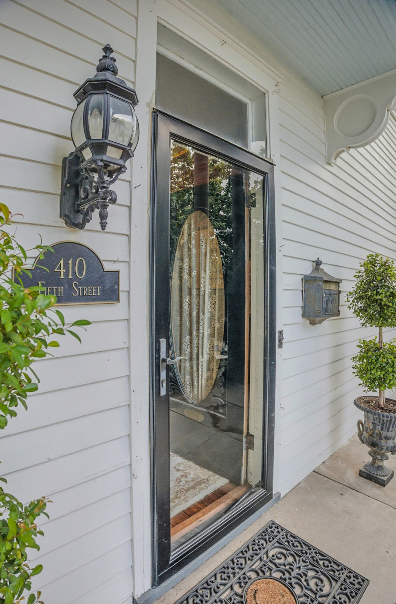 410 5th St Property Photo 4