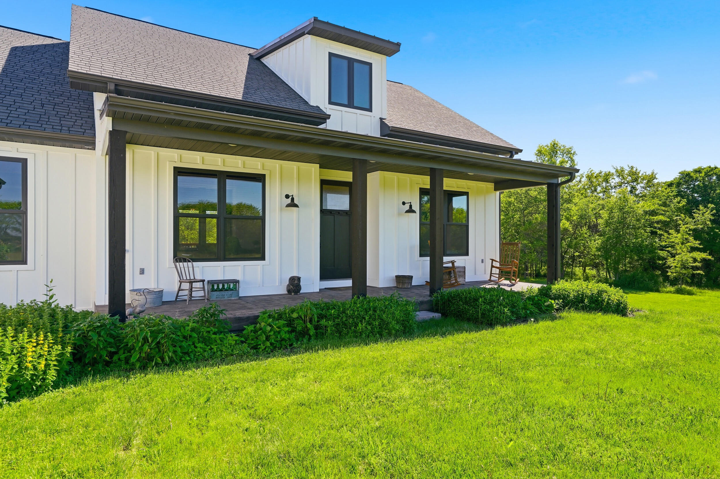 11200 N Route Z Property Photo 1