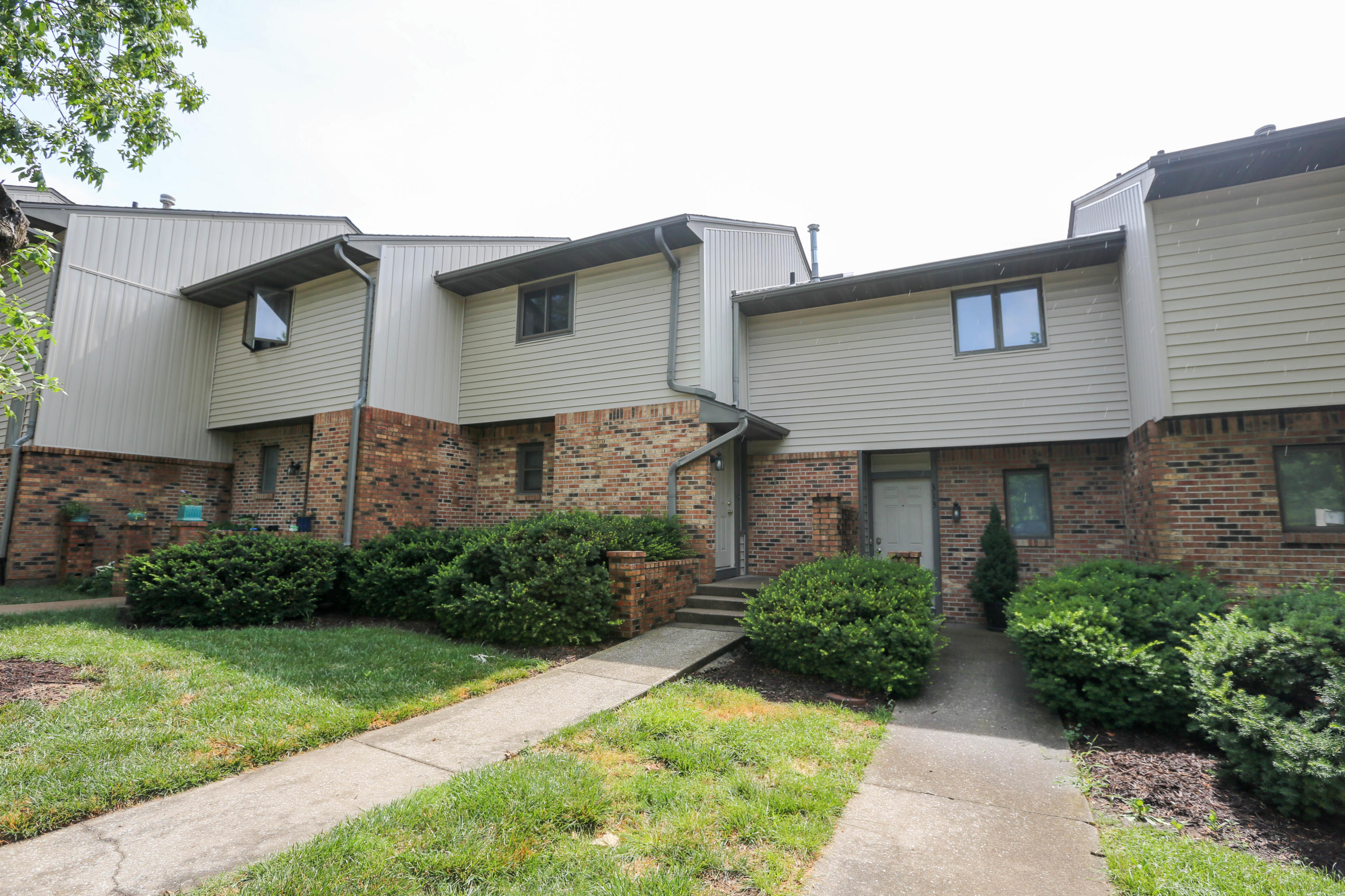 311 Foxfire Dr Property Photo 1