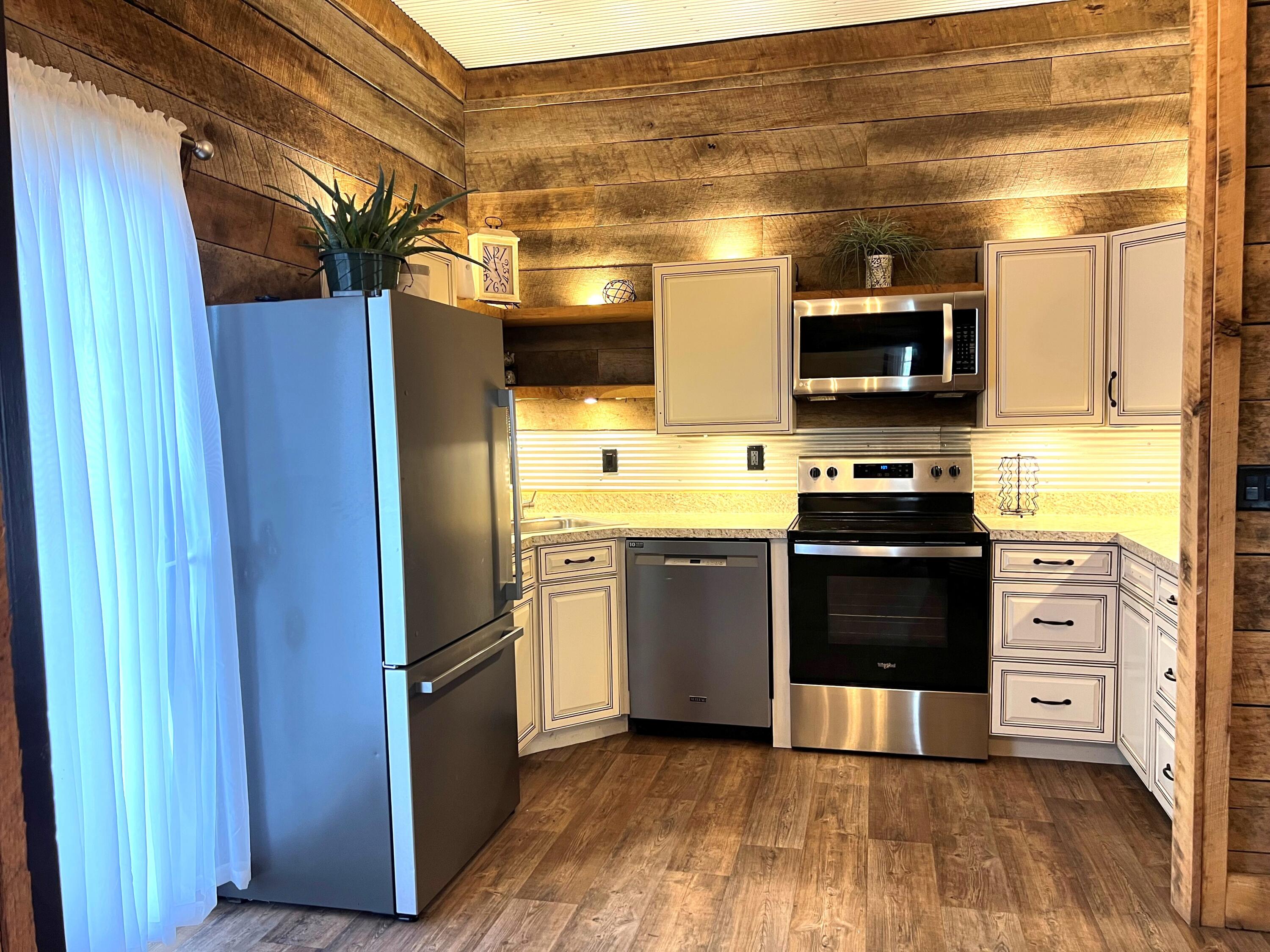 13985 N Property Photo 9