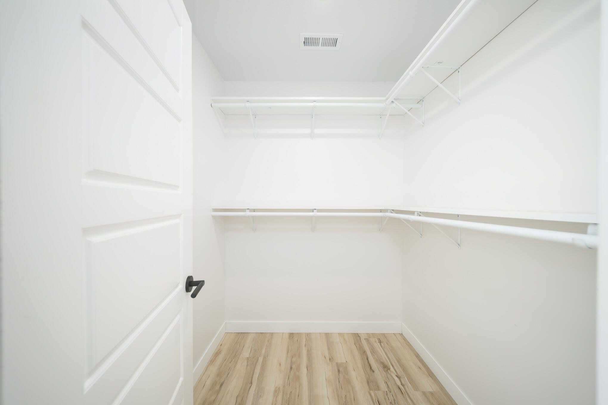 104 Love St Property Photo 6