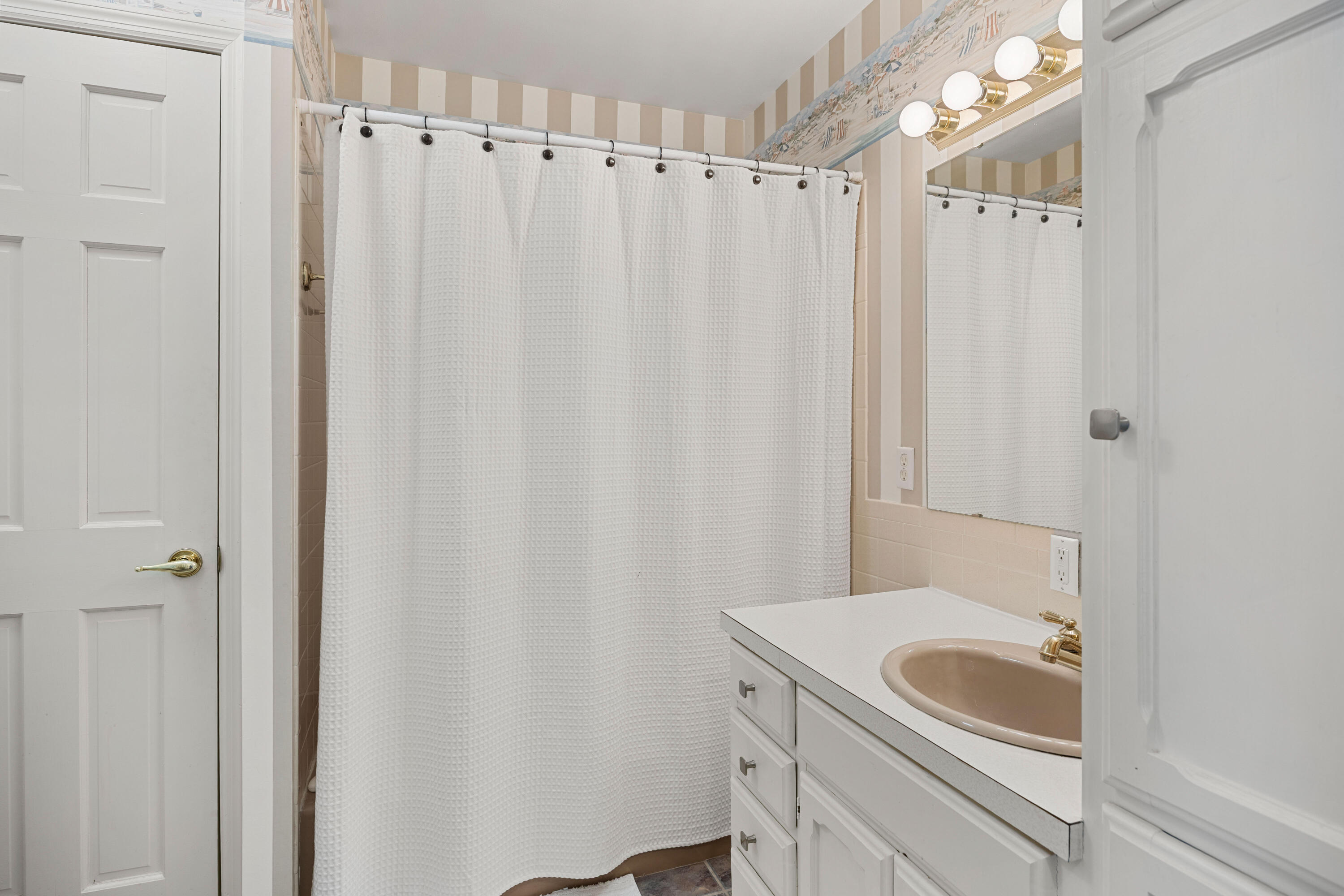 180 Borders Dr Property Photo 23